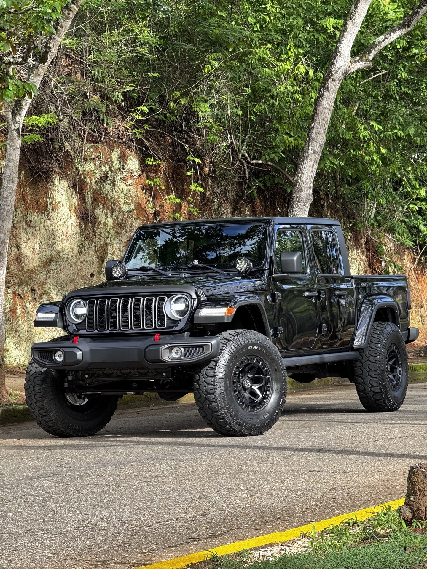 2022 Jeep Gladiator Sport