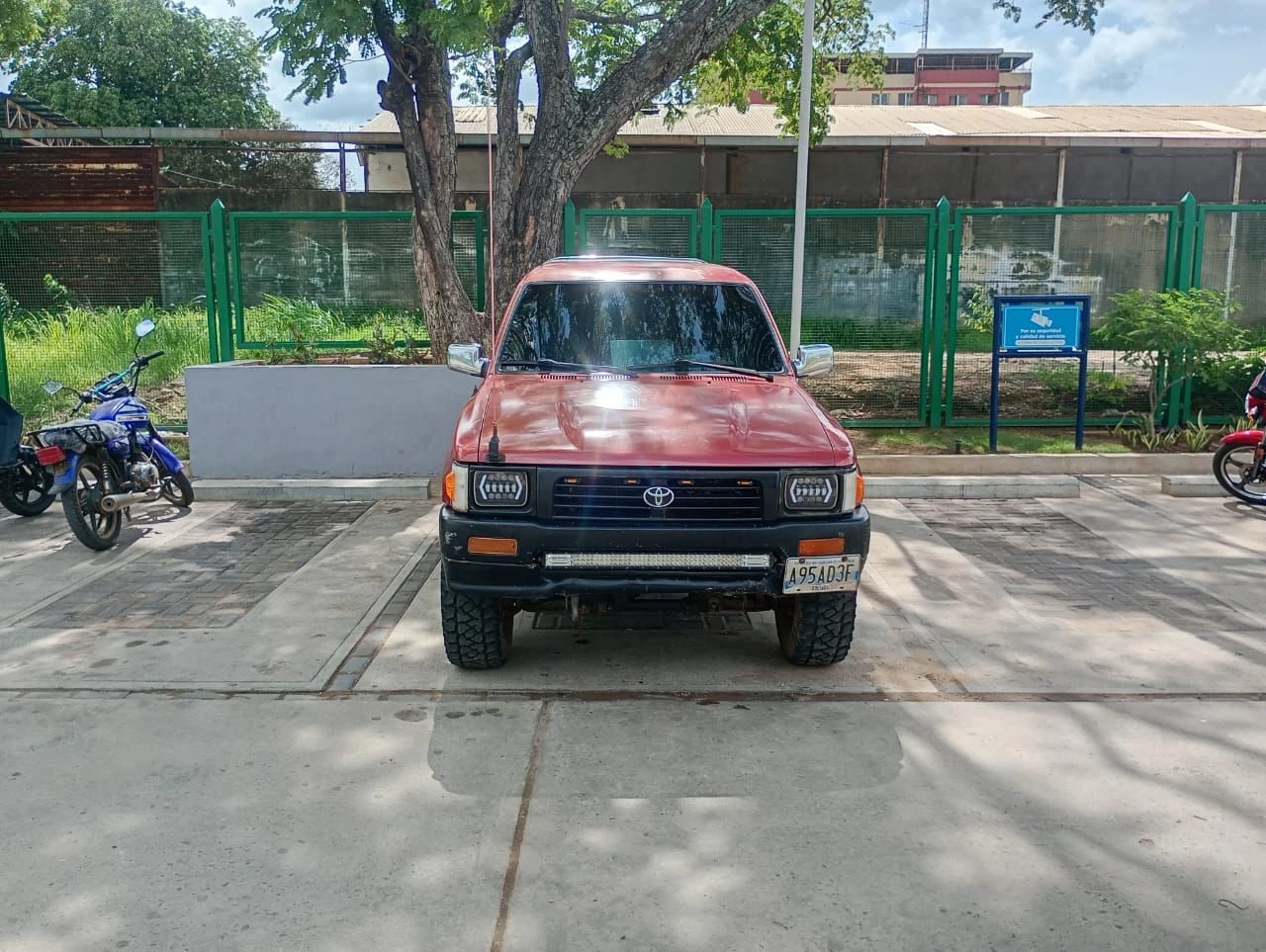 1999 Toyota Hilux