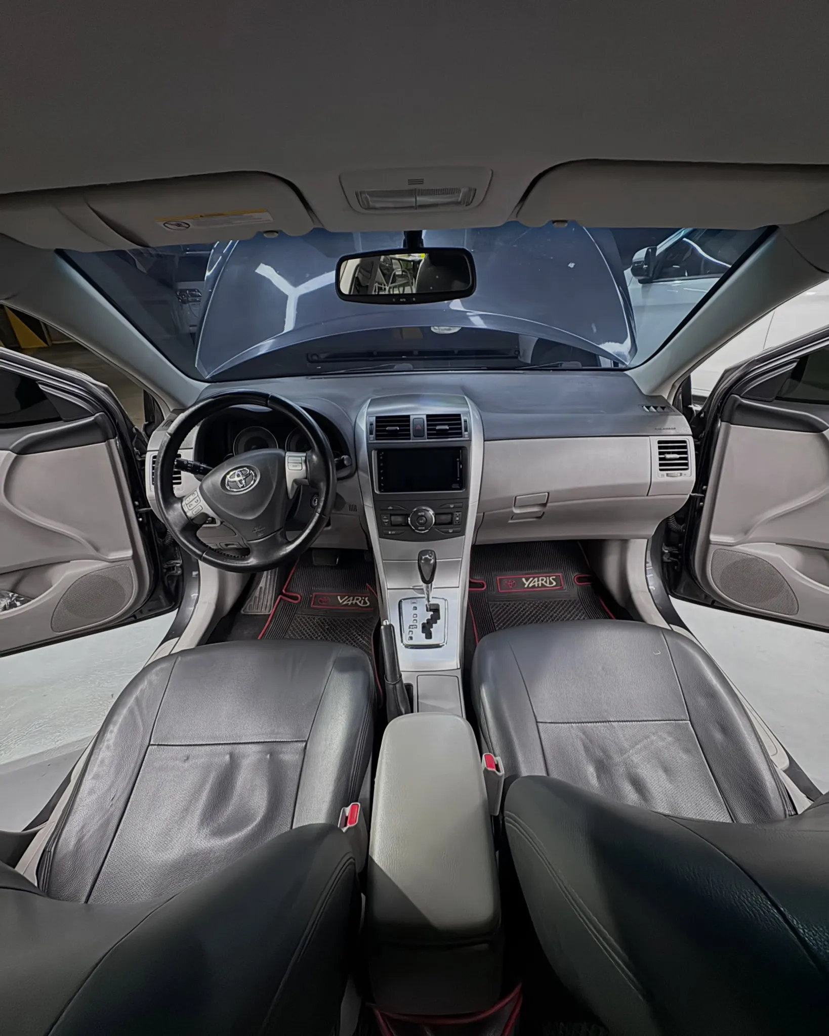2013 Toyota Corolla GLI — photo 3