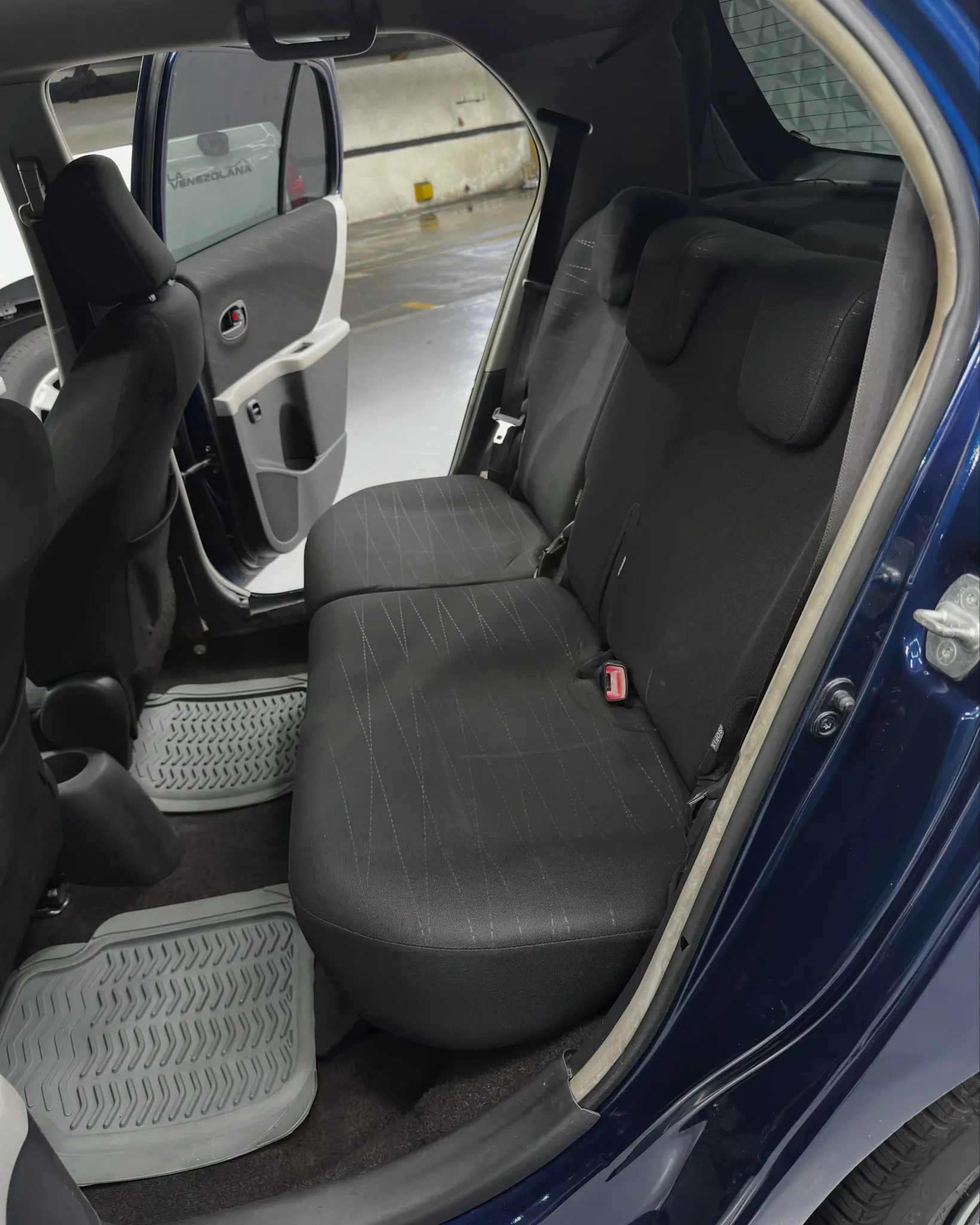 2008 Toyota Yaris — photo 3