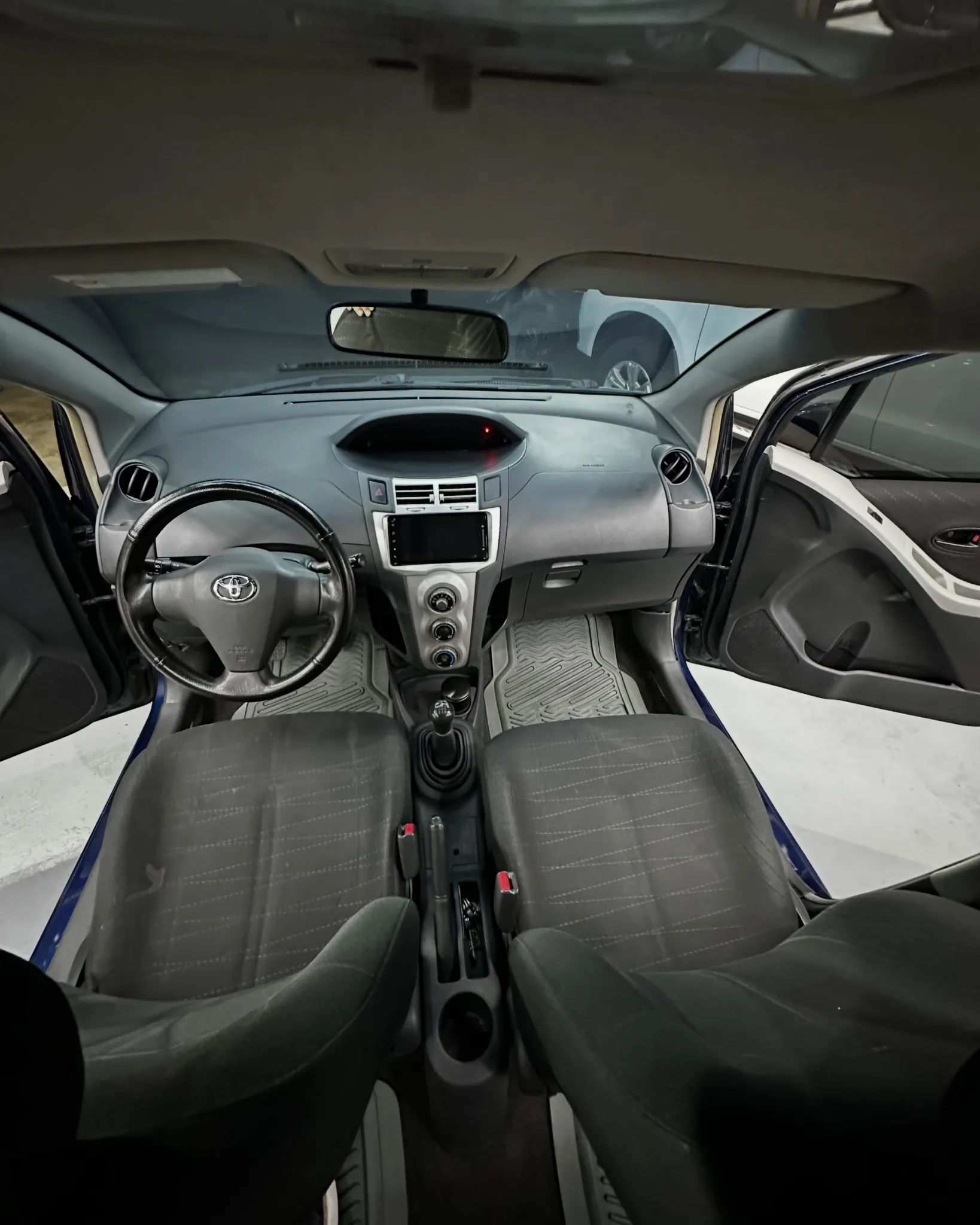 2008 Toyota Yaris — photo 4