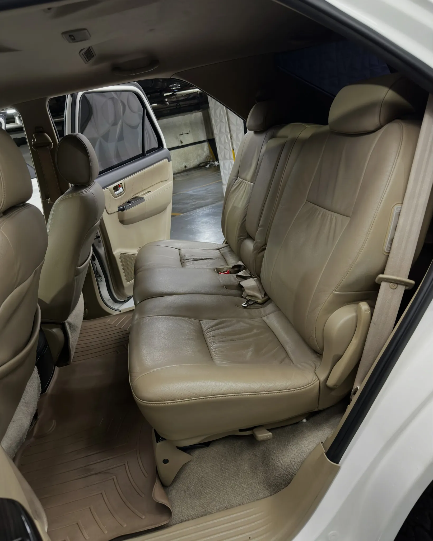 2017 Toyota Fortuner SR — photo 5