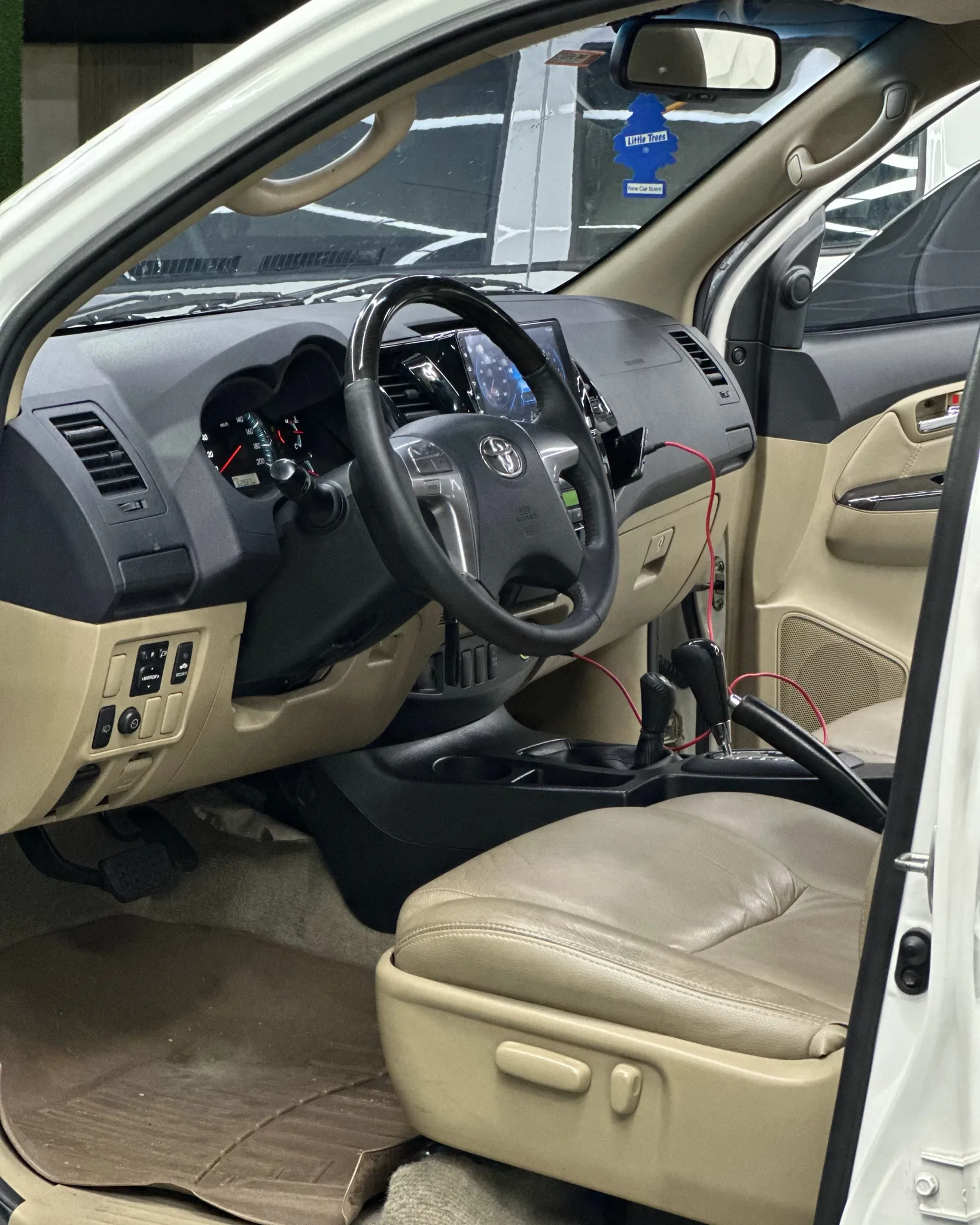2017 Toyota Fortuner SR — photo 6
