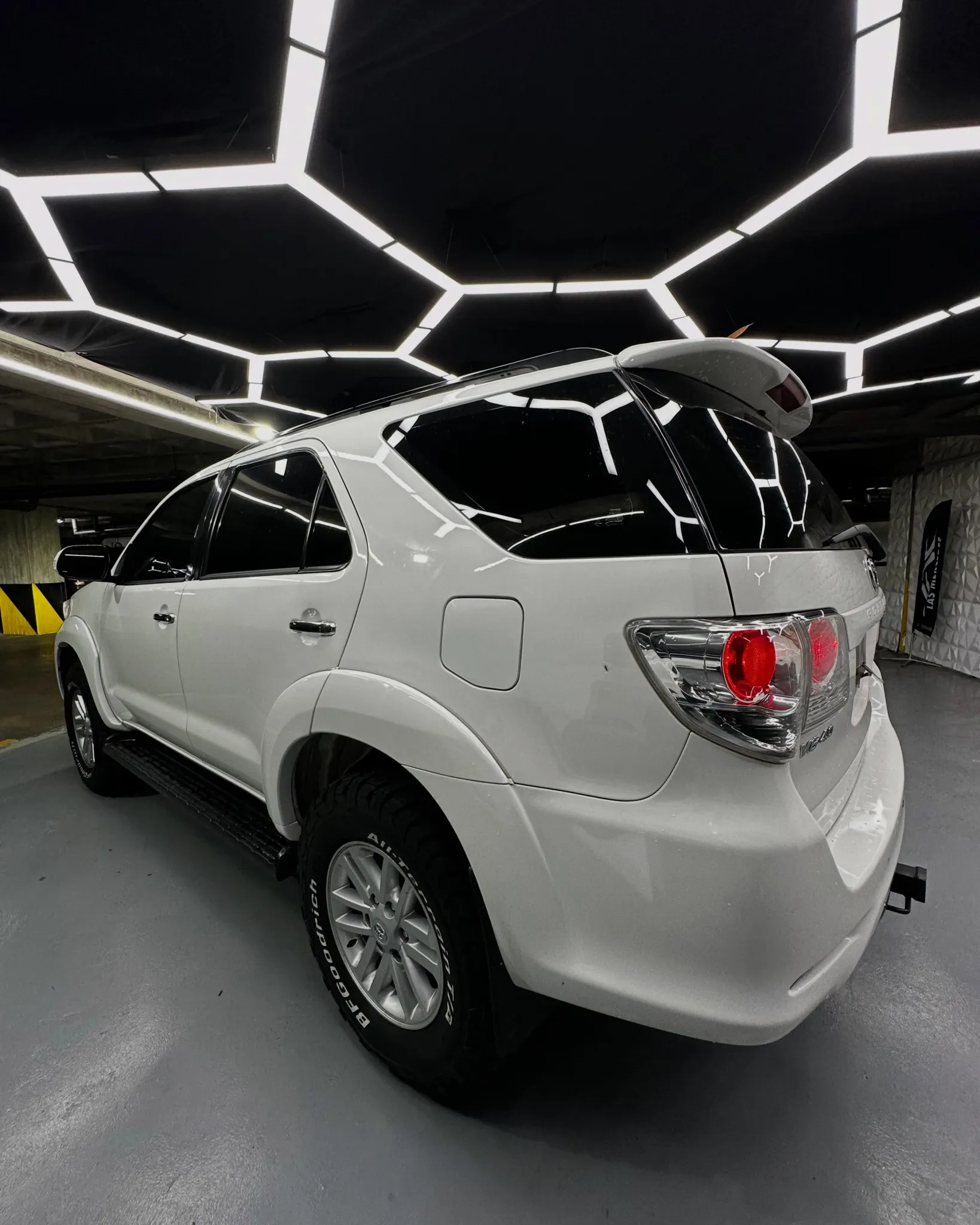2017 Toyota Fortuner SR — photo 9