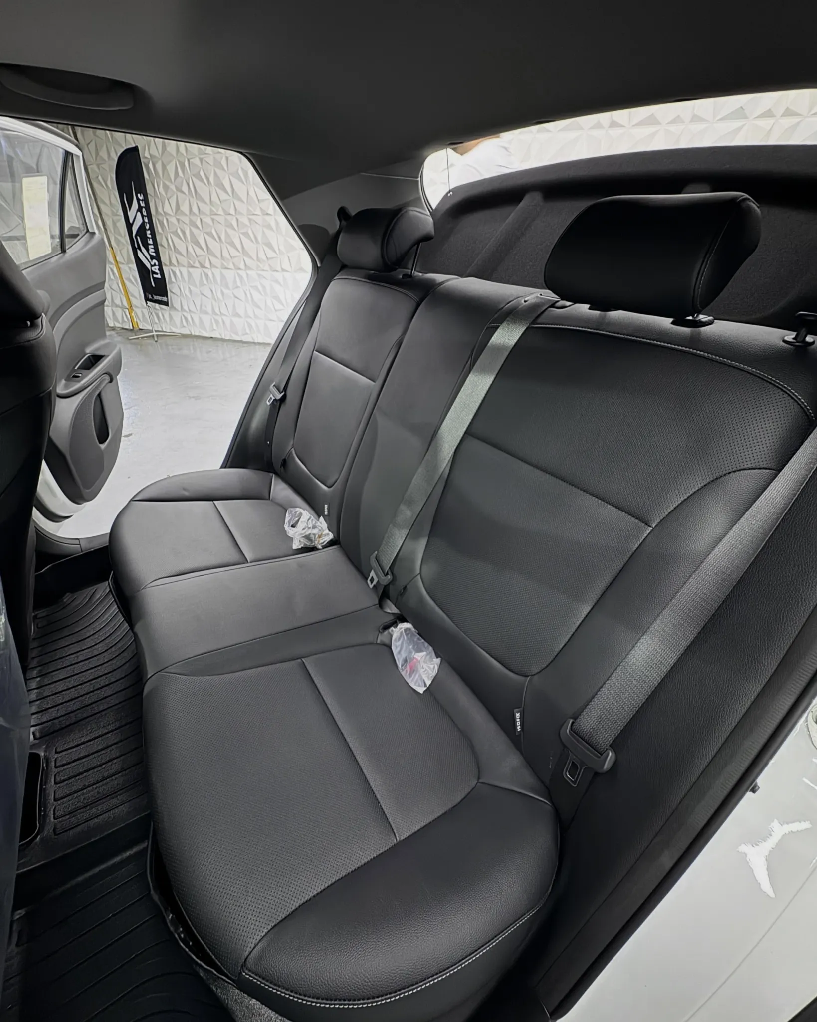 2025 Kia KX1 — photo 5