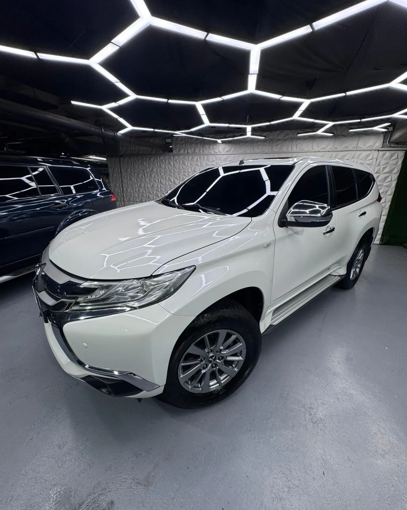 2019 Mitsubishi Montero Sport Sport — photo 2