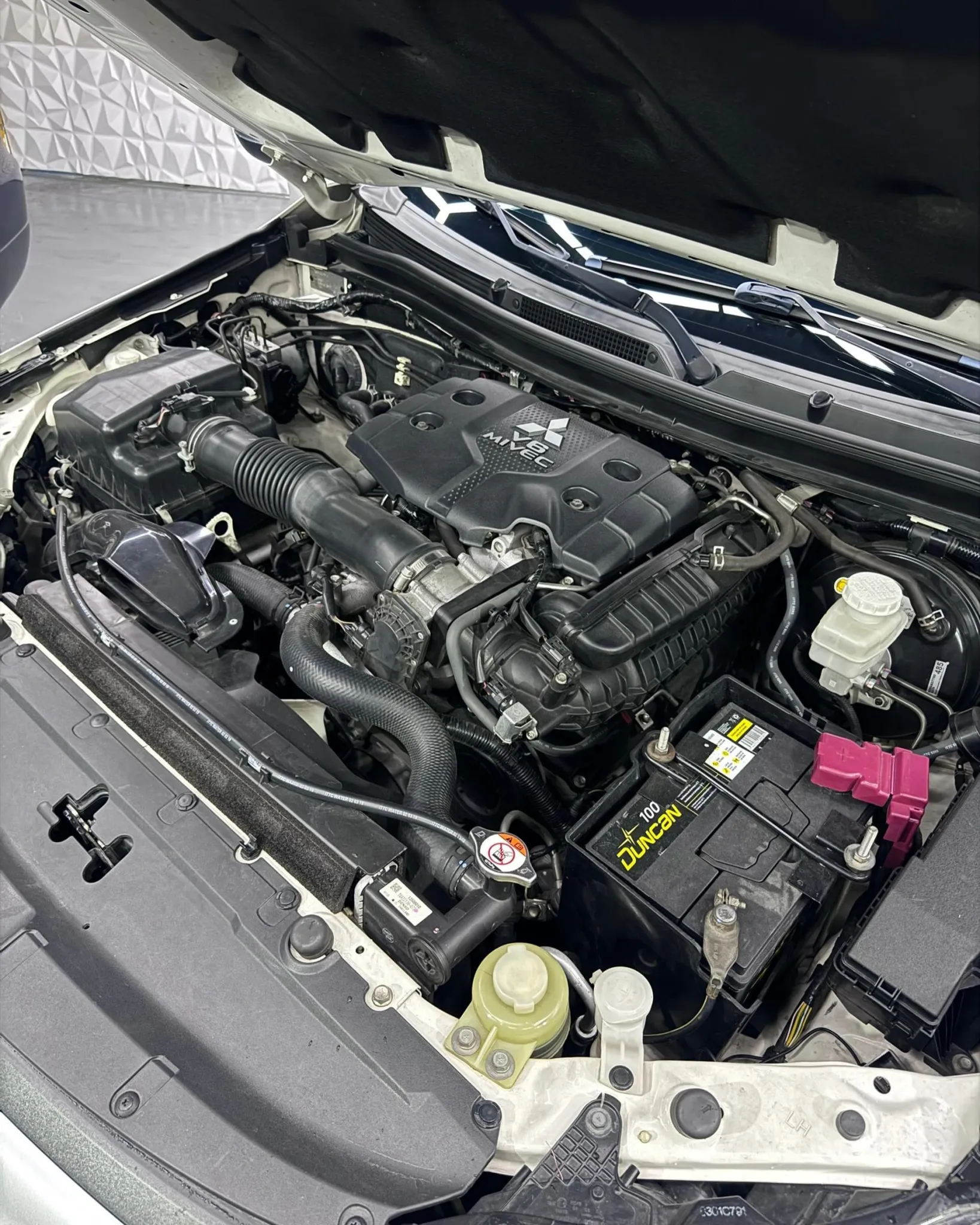 2019 Mitsubishi Montero Sport Sport — photo 8