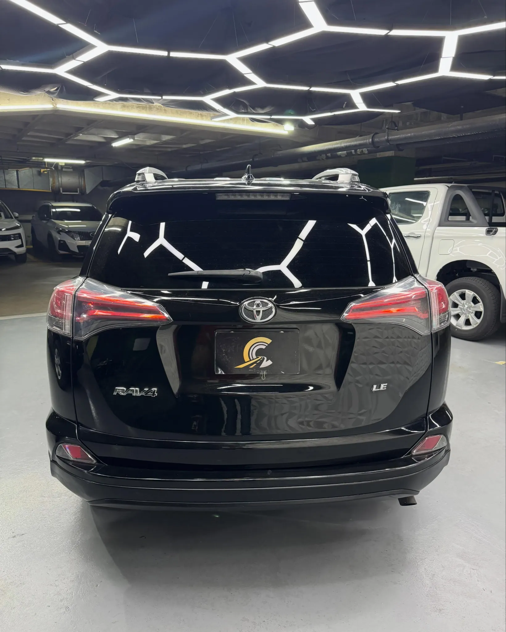 2018 Toyota RAV4 — photo 3
