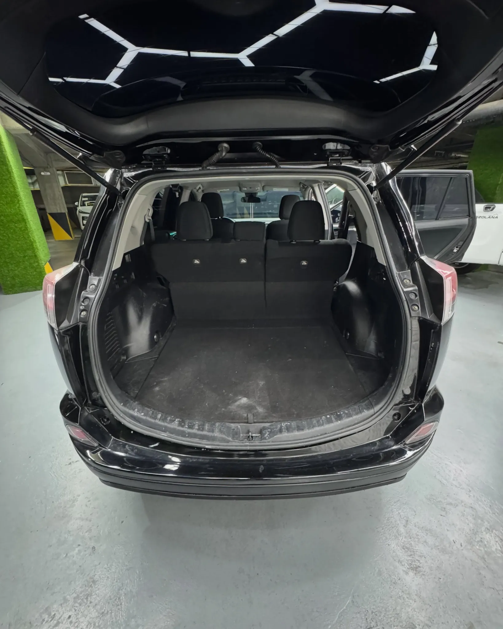 2018 Toyota RAV4 — photo 4