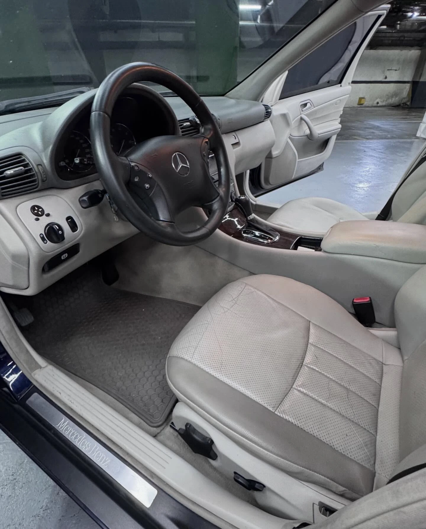 2008 Mercedes-Benz C-Class Kompressor C200 — photo 9