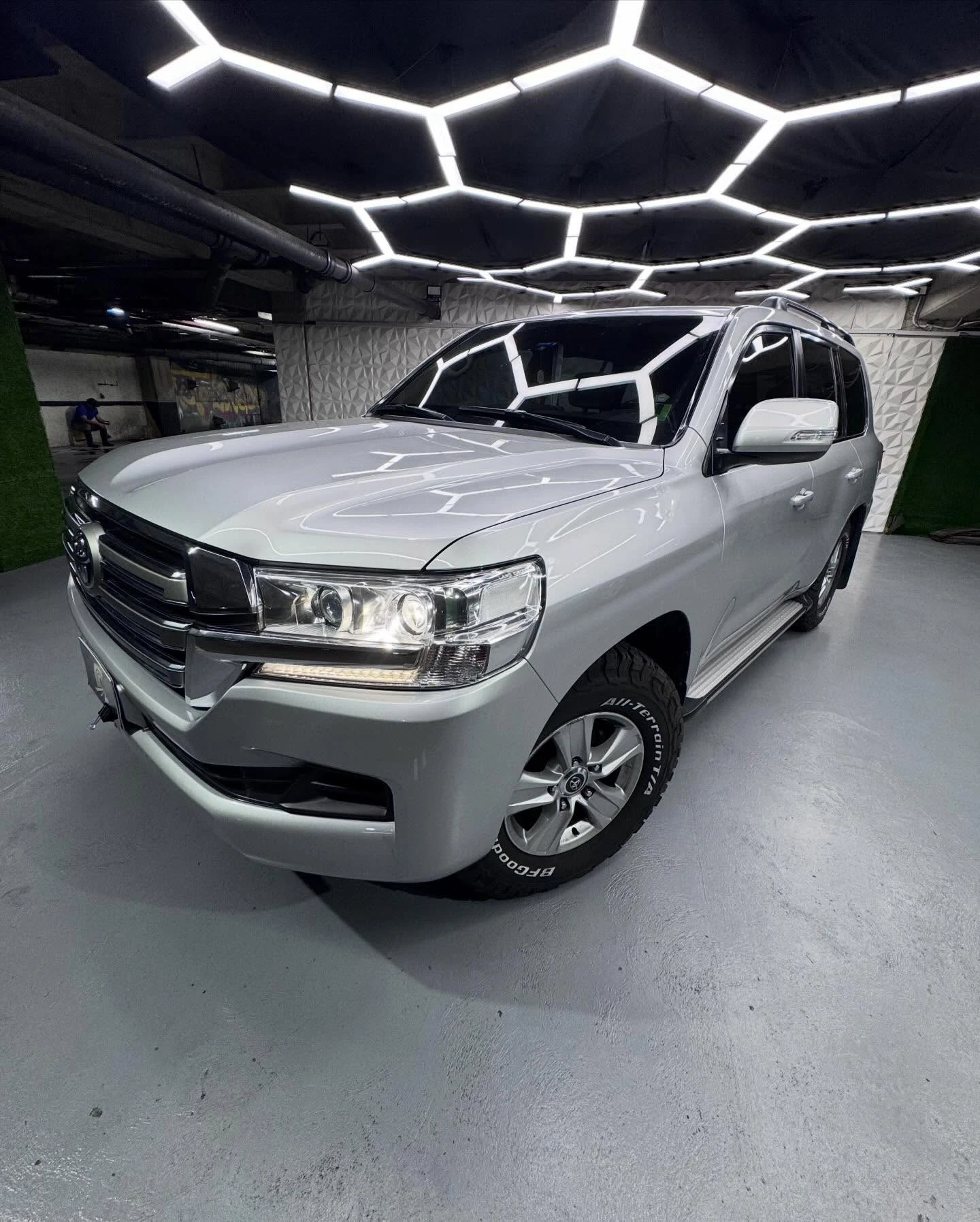 2016 Toyota Land Cruiser 200 GXR — photo 3