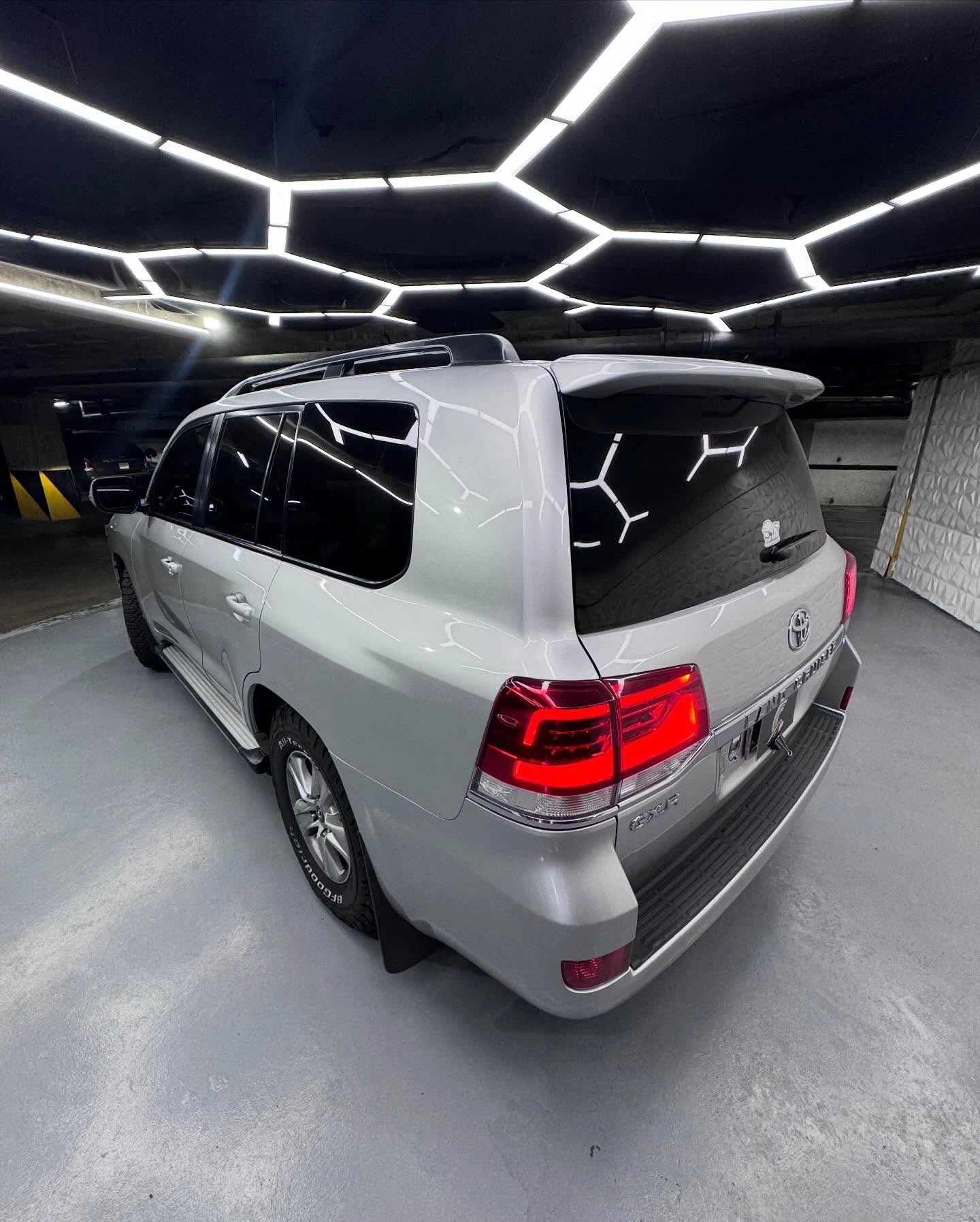 2016 Toyota Land Cruiser 200 GXR — photo 5