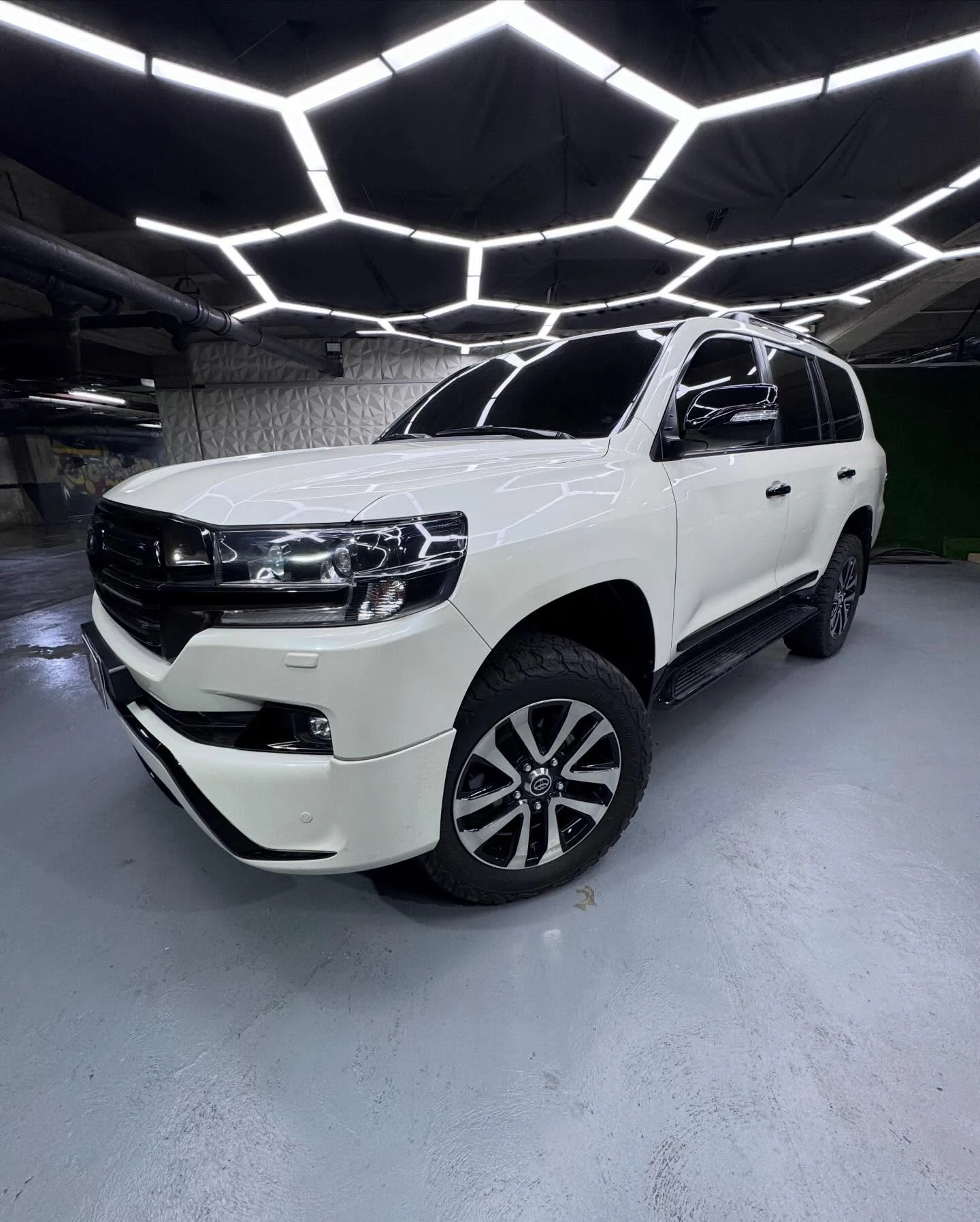 2016 Toyota Land Cruiser 200 — photo 2