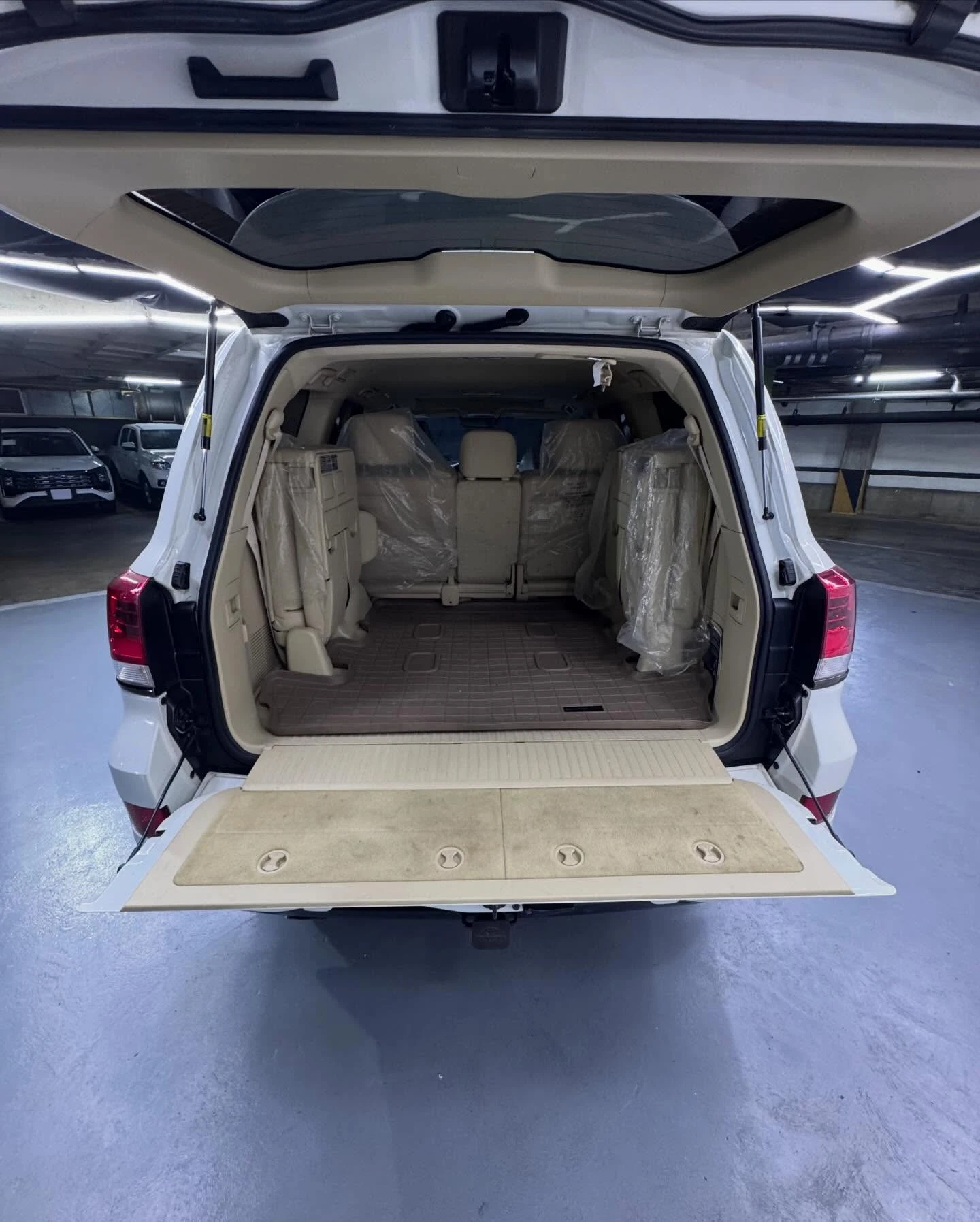 2016 Toyota Land Cruiser 200 — photo 4