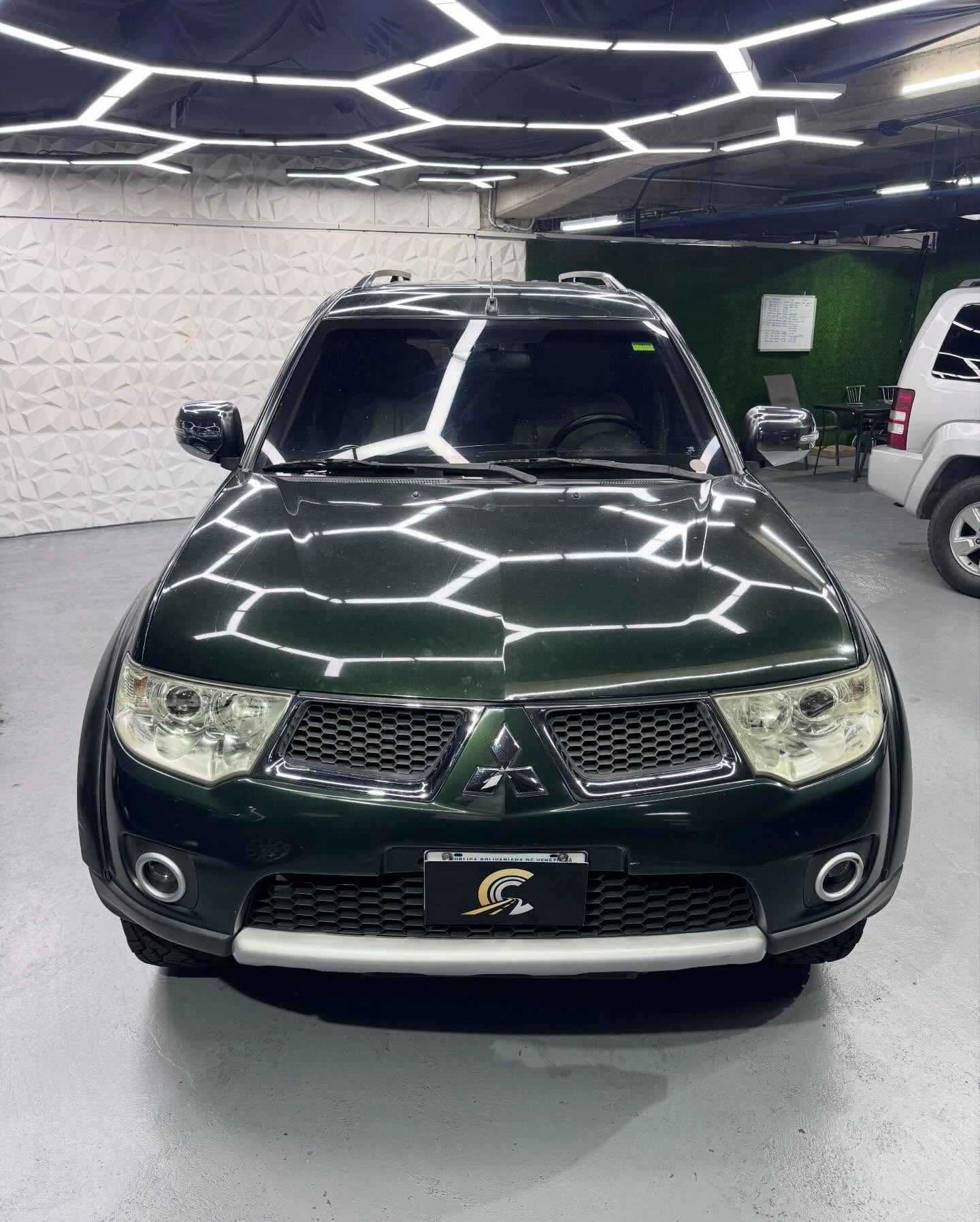 2014 Mitsubishi Montero