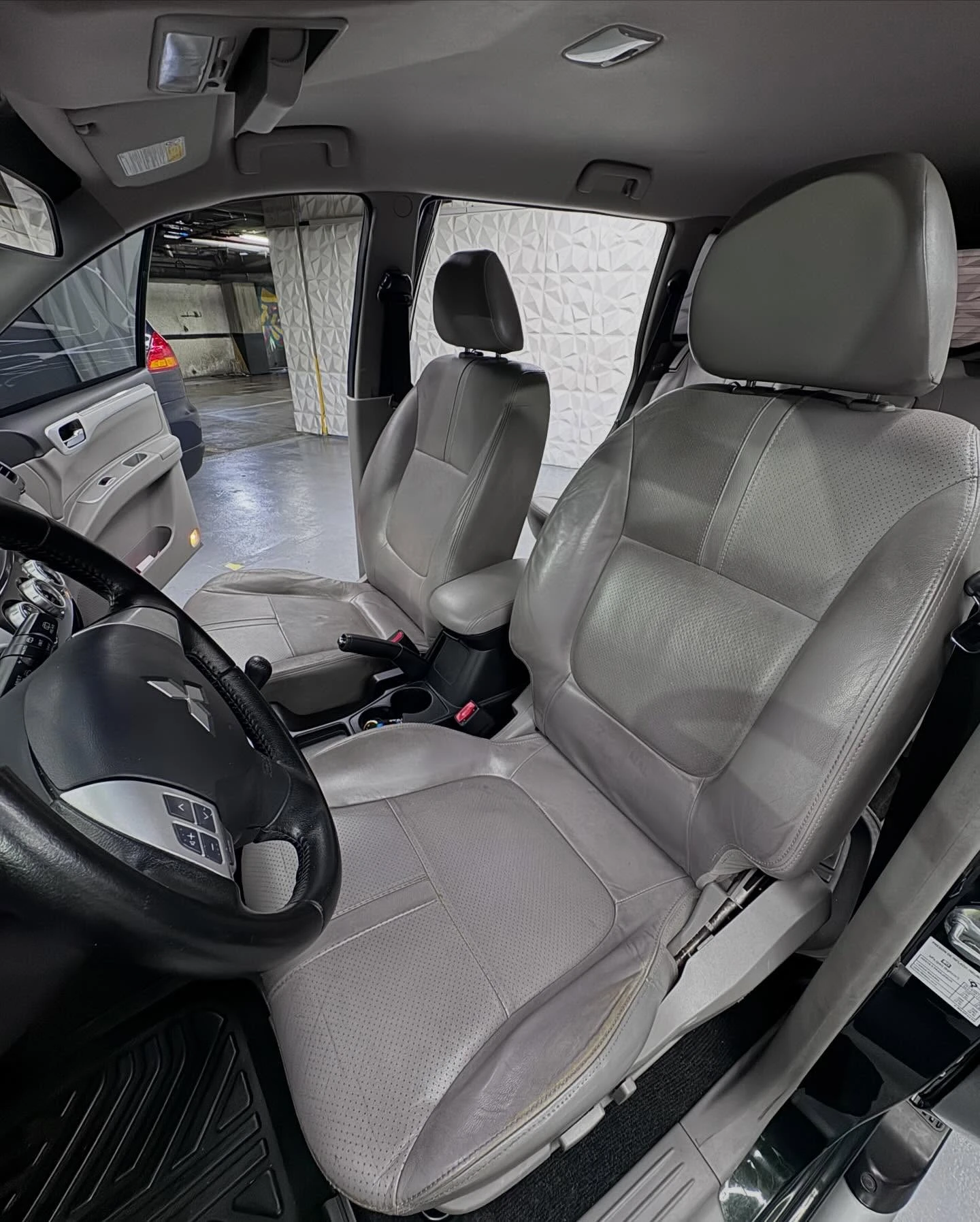 2014 Mitsubishi Montero GLS — photo 4