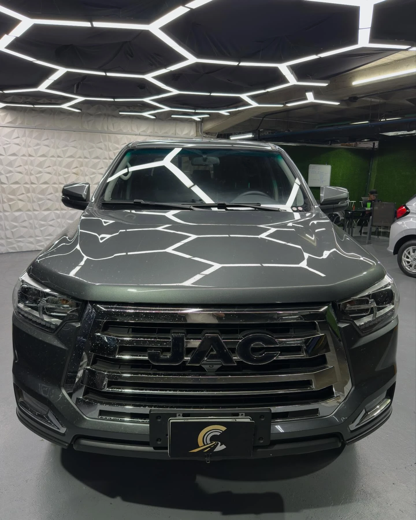 2025 JAC T8
