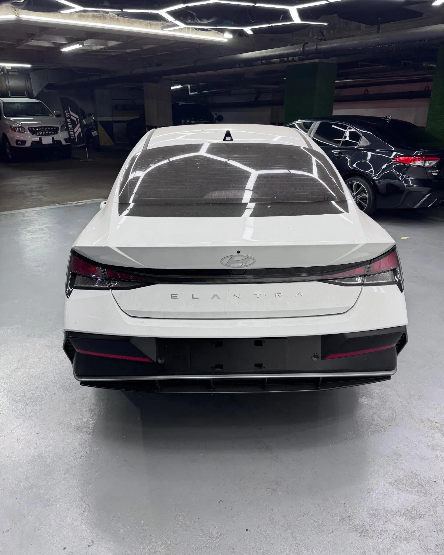 2025 Hyundai Elantra — photo 3