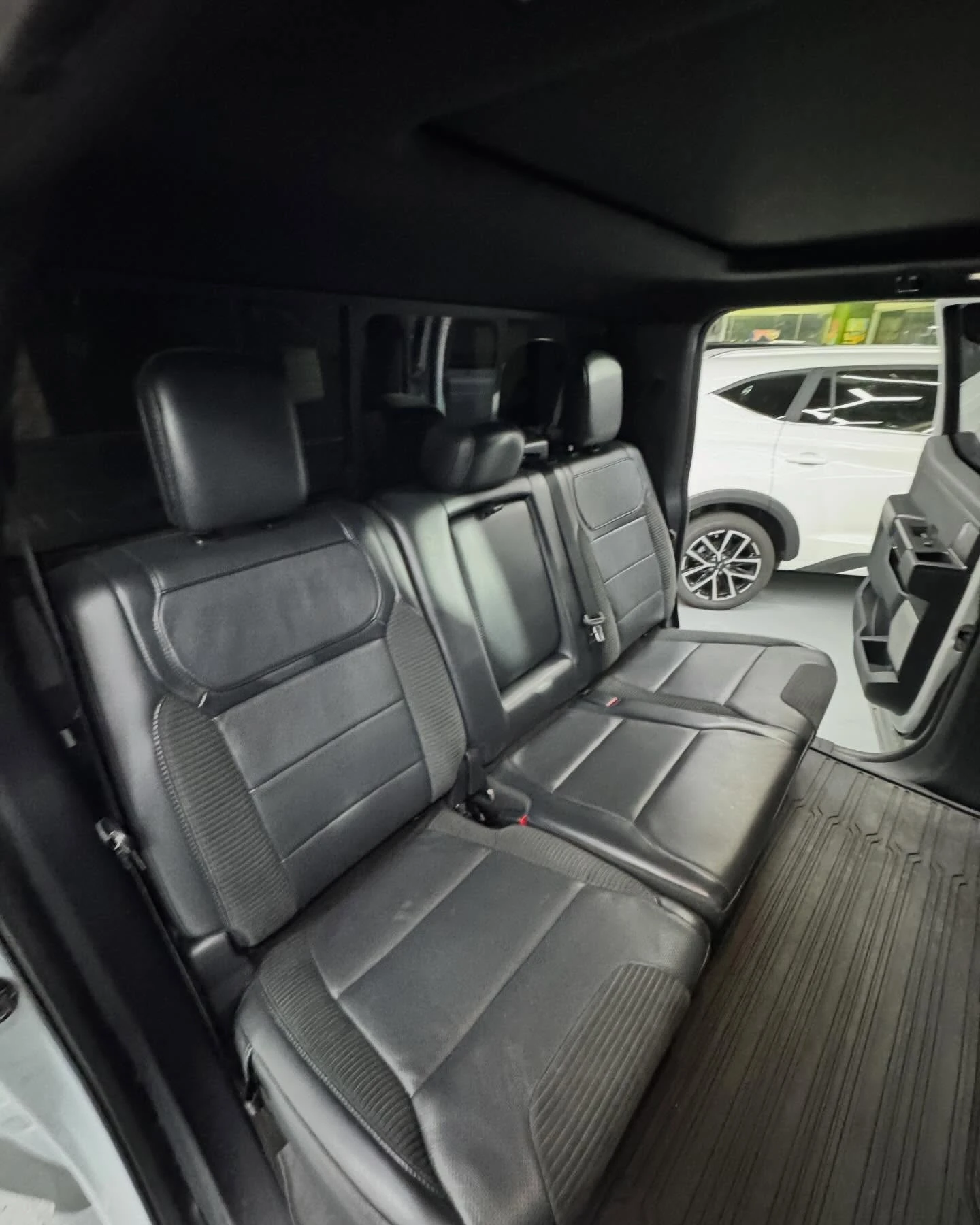 2023 Ford F-150 Raptor — photo 4