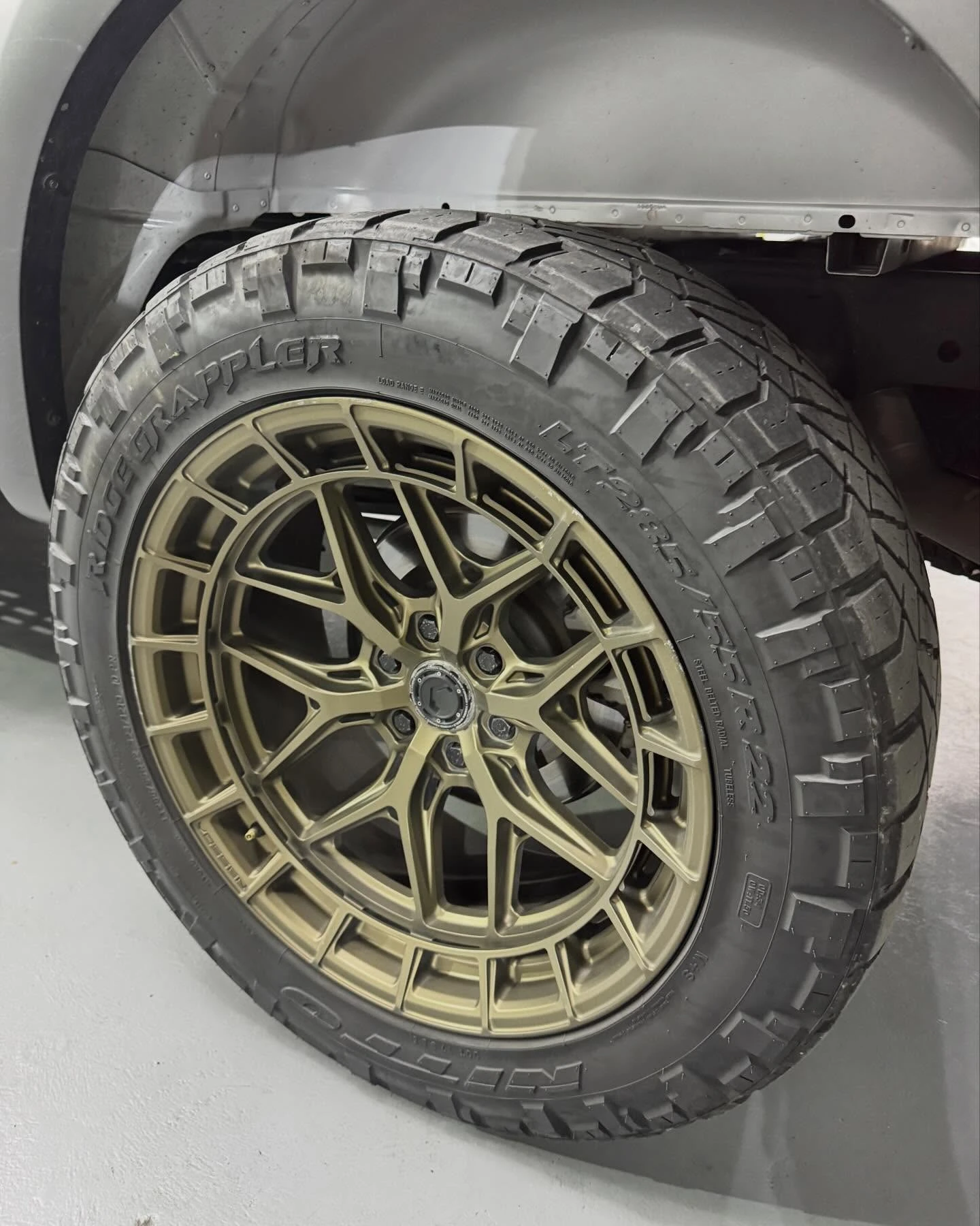 2023 Ford F-150 Raptor — photo 7