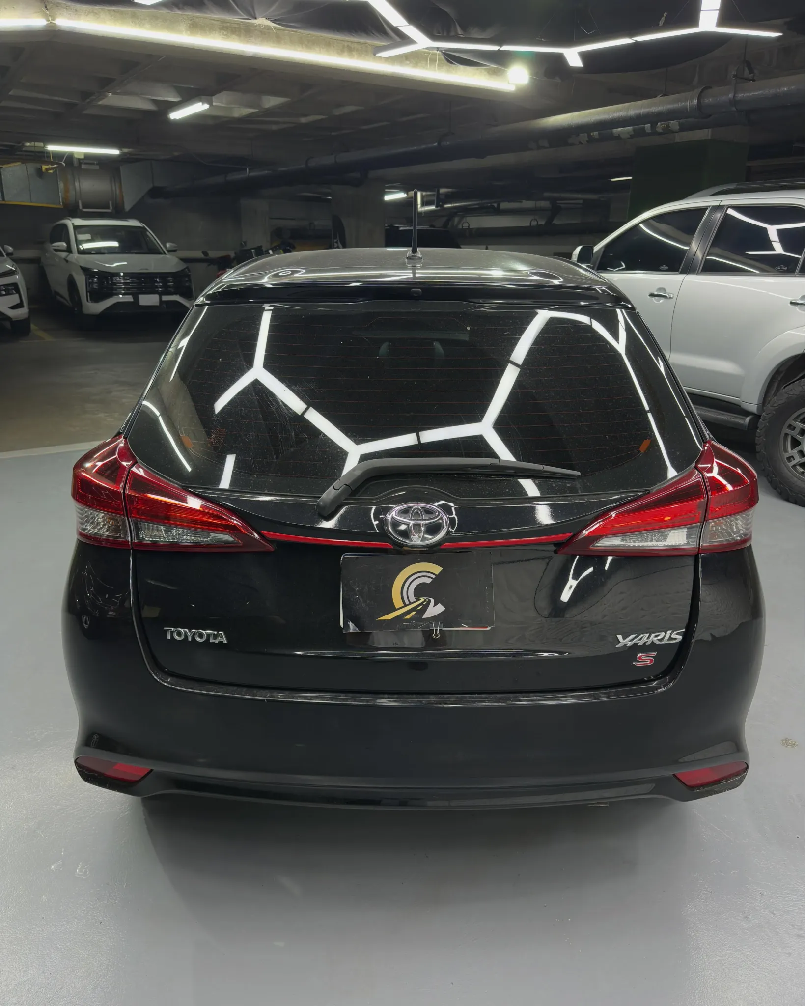2020 Toyota Yaris — photo 2