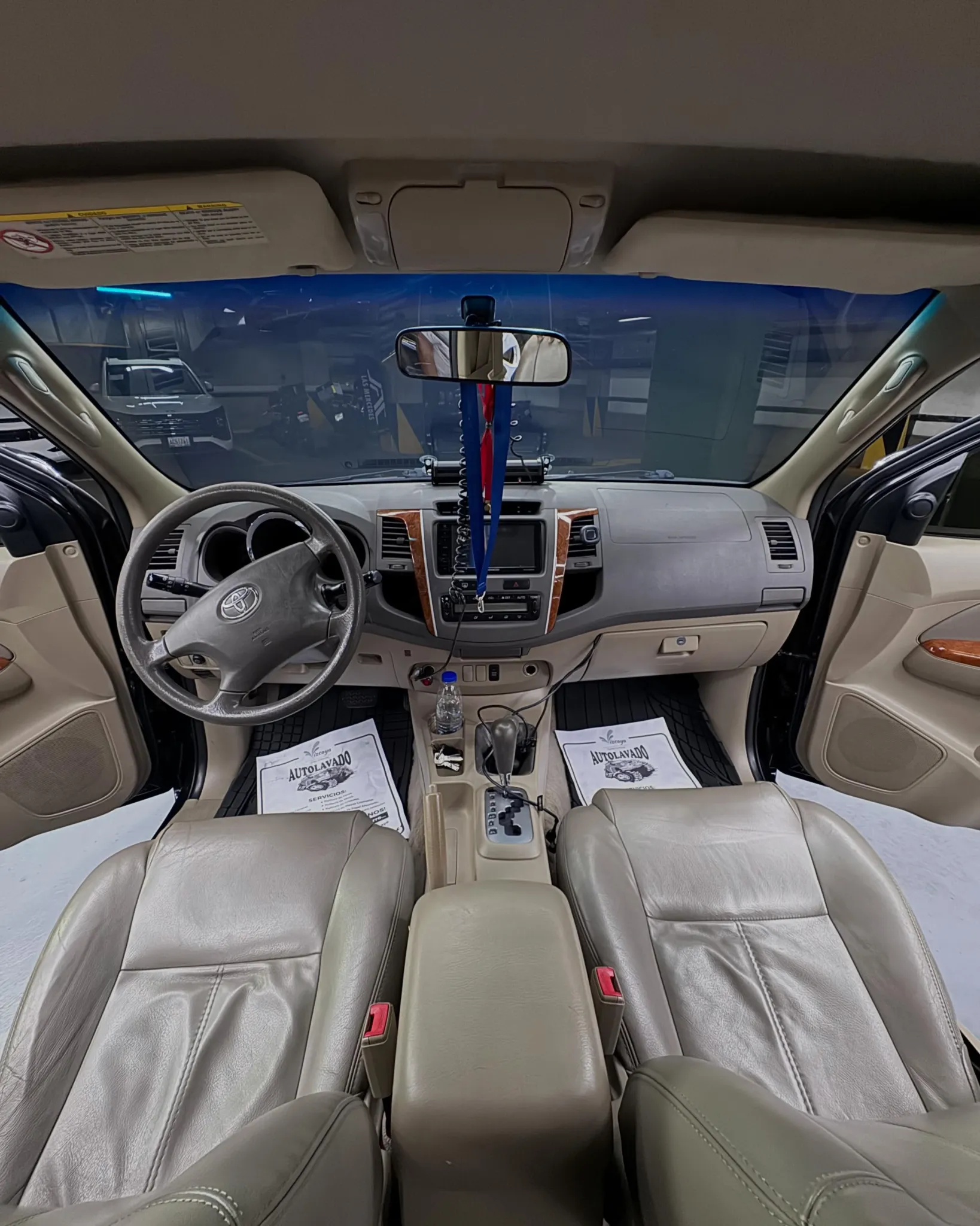 2012 Toyota Fortuner — foto 4