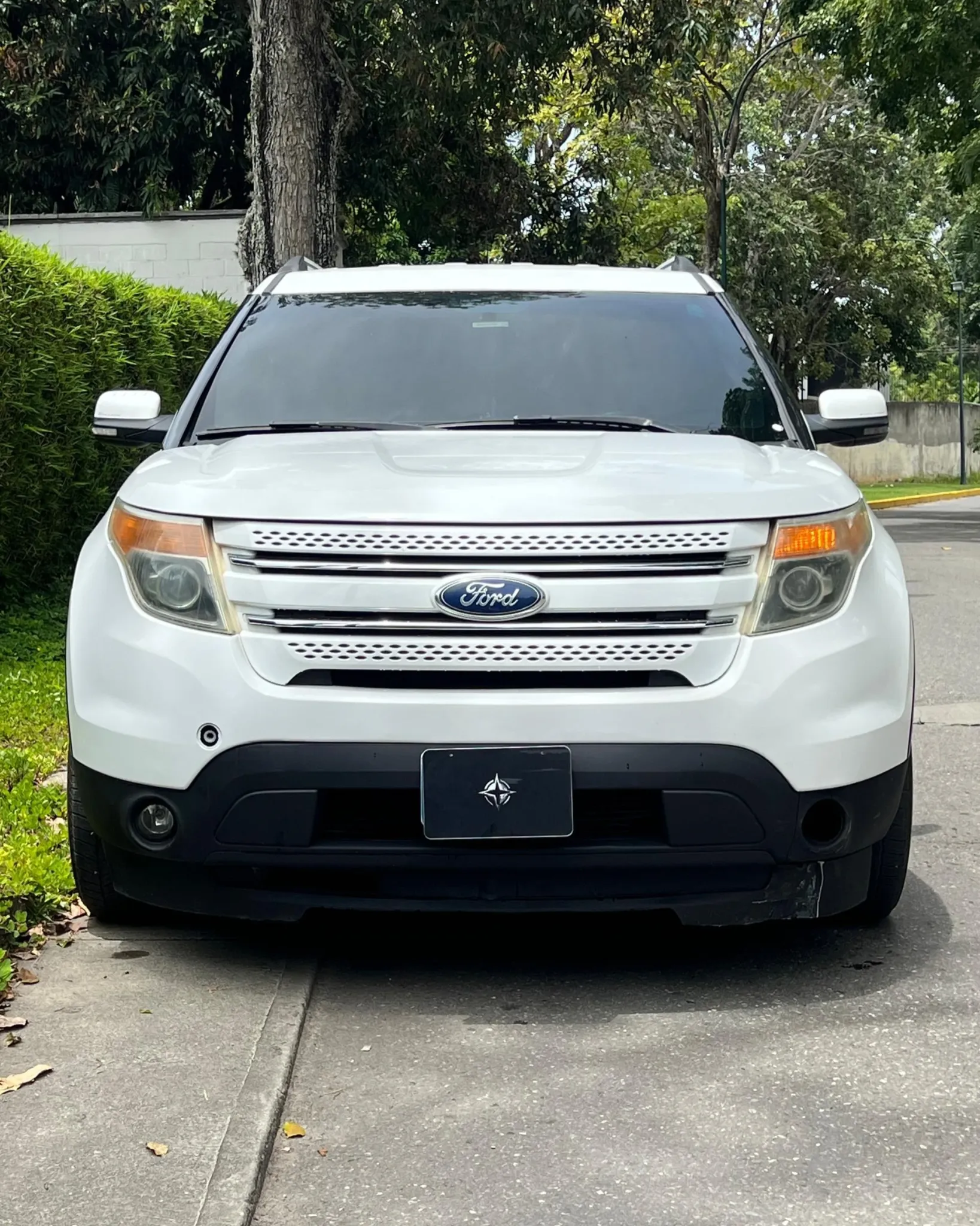 2013 Ford Explorer XLT — photo 2