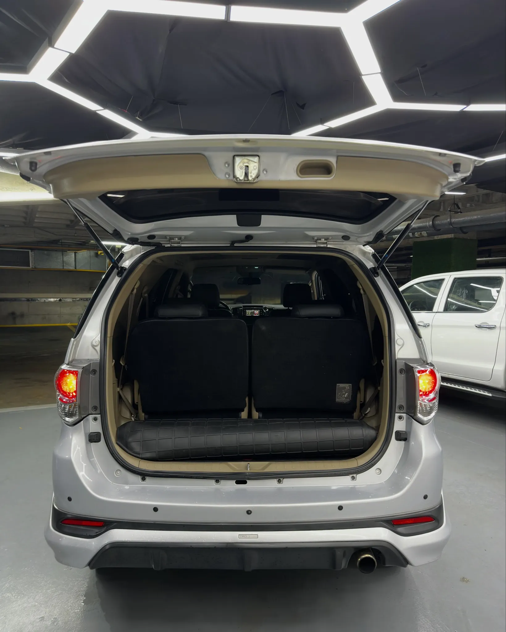 2020 Toyota Fortuner Sportivo — photo 3