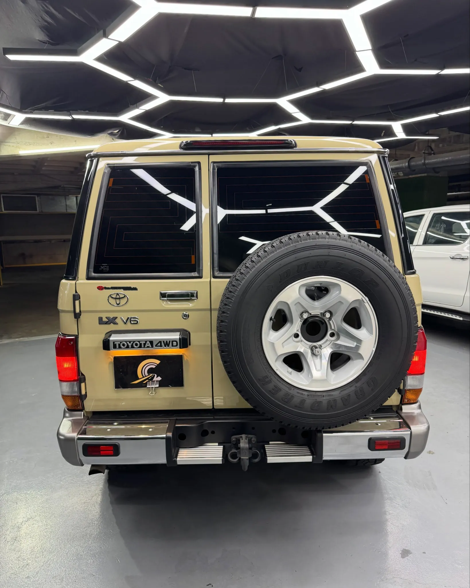 2022 Toyota Land Cruiser Serie 76 — photo 2