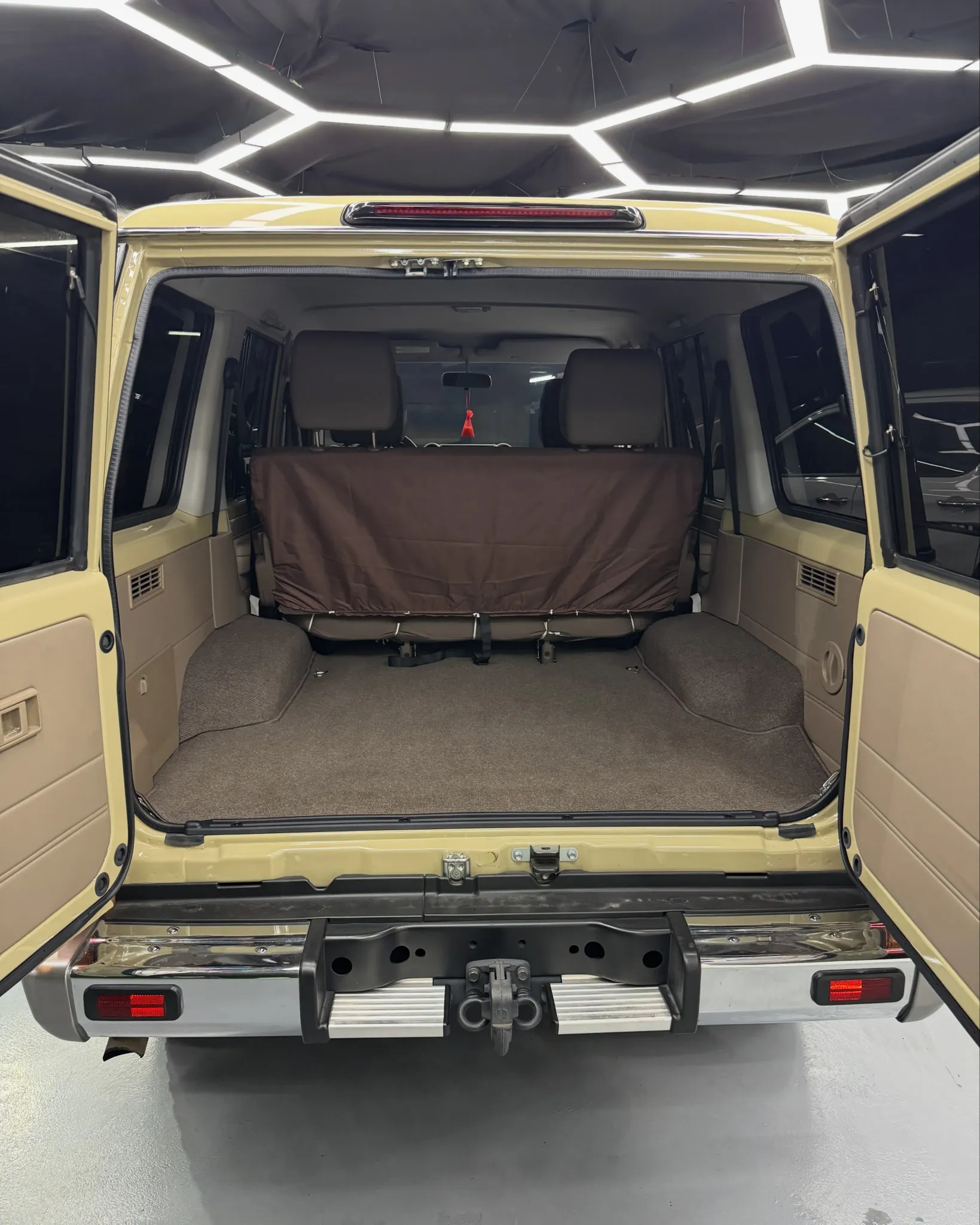 2022 Toyota Land Cruiser Serie 76 — photo 3