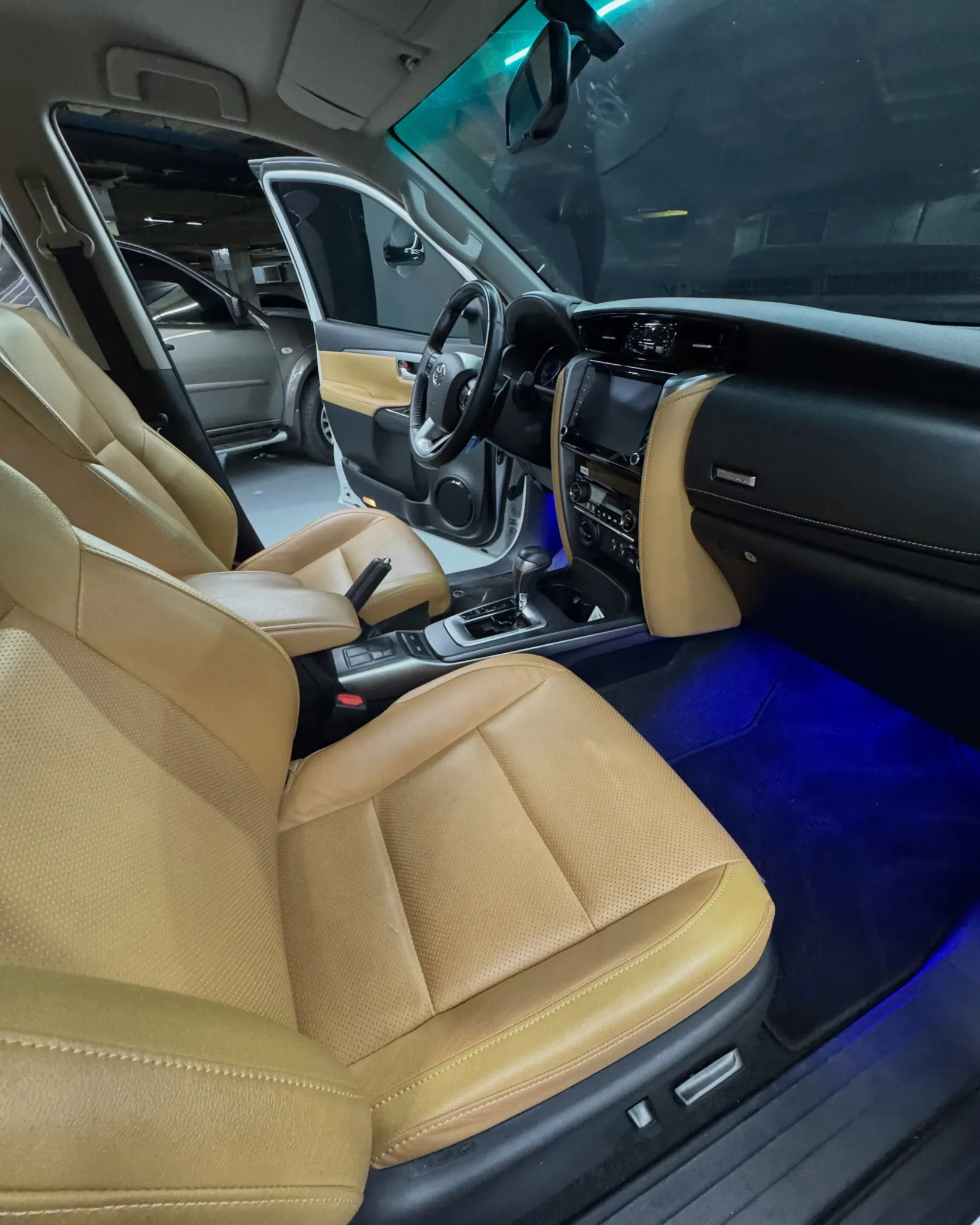 2024 Toyota Fortuner Dubai VX.R — foto 3