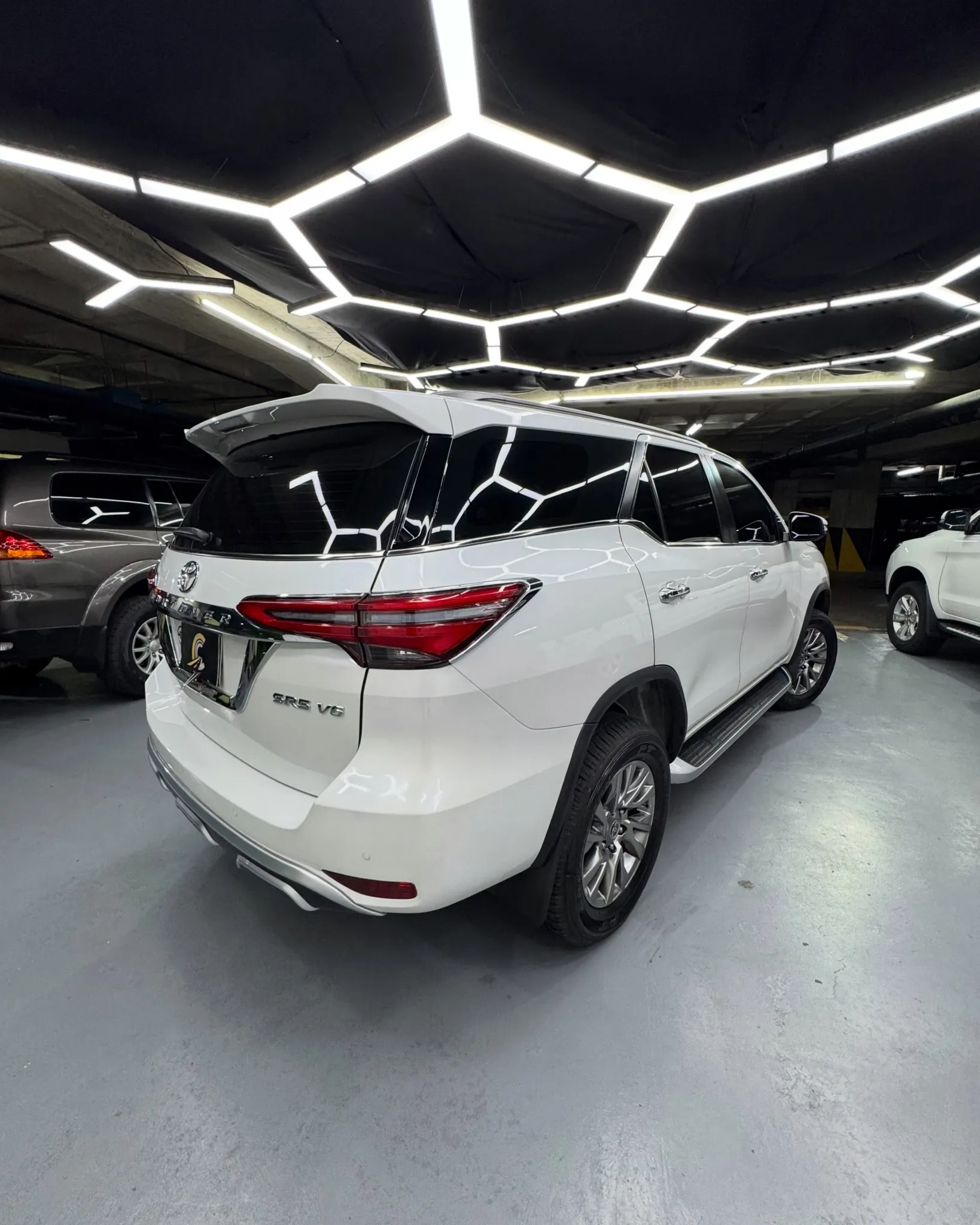 2024 Toyota Fortuner Dubai VX.R — foto 8