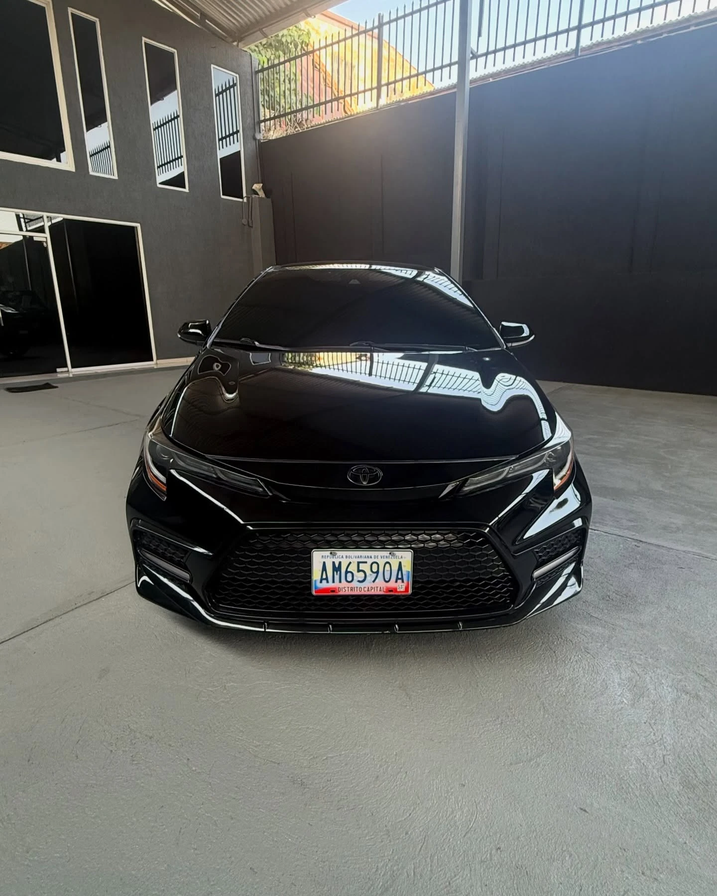 2020 Toyota Corolla Naigtshade — photo 2