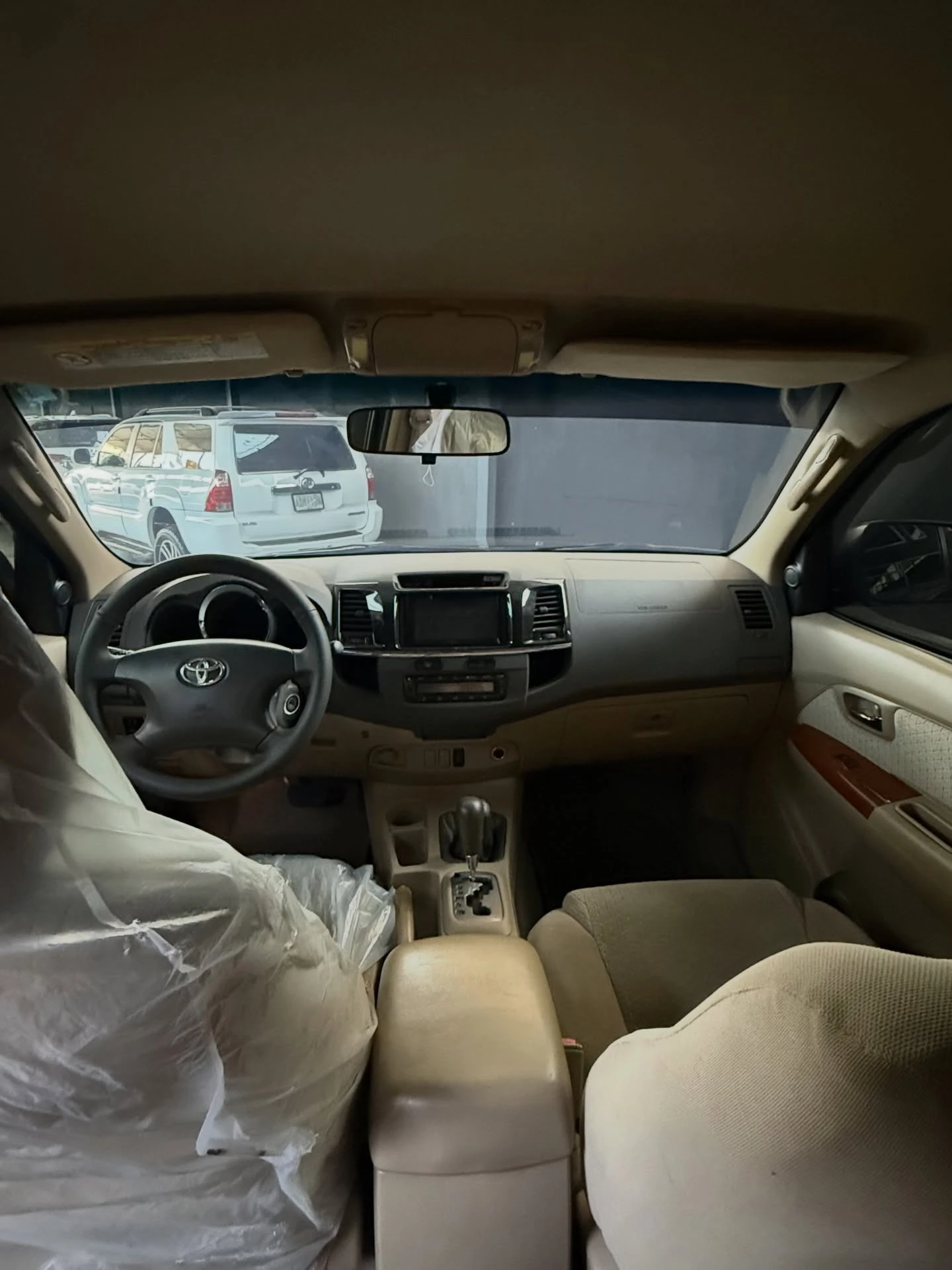 2011 Toyota Fortuner Sr — photo 10