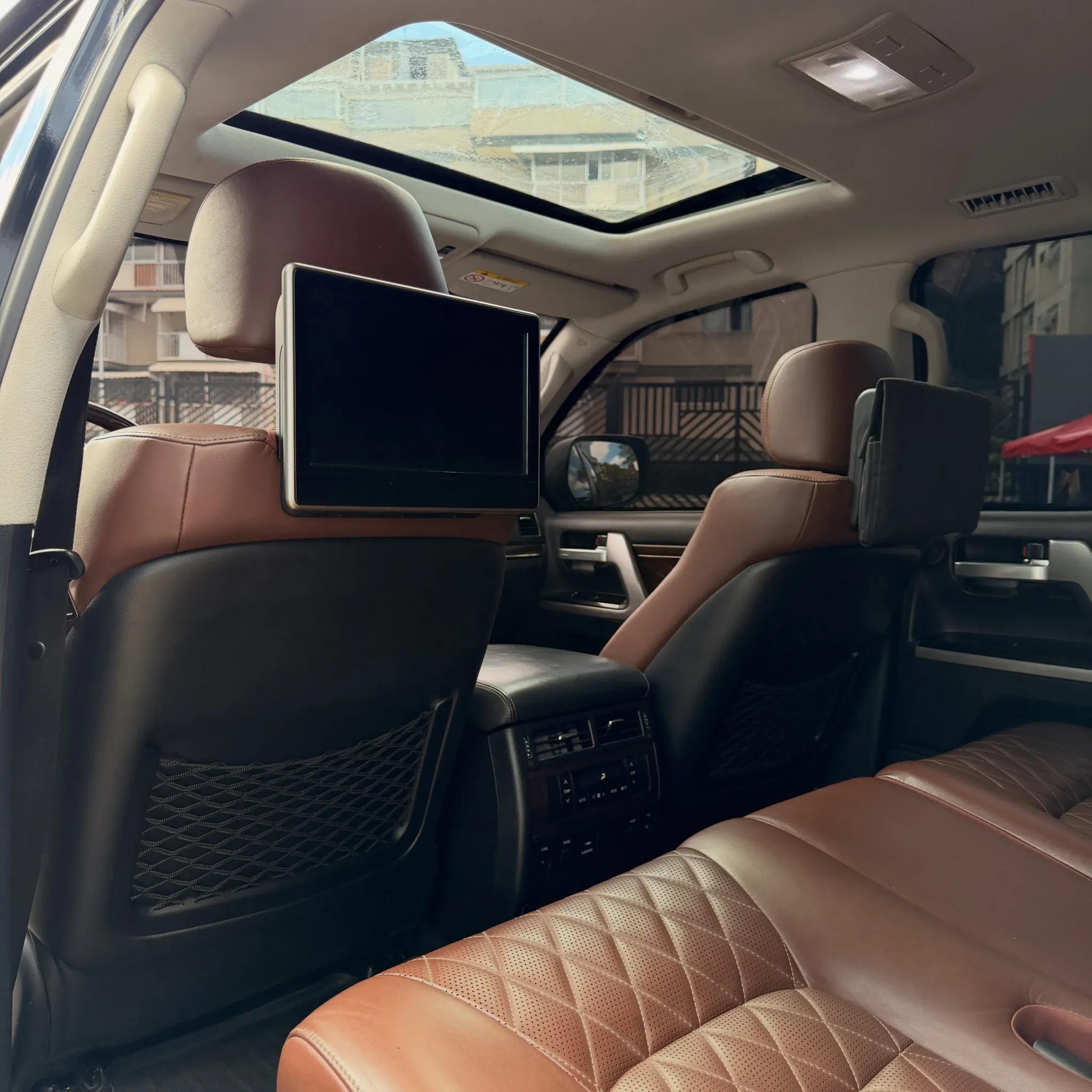 2017 Toyota Land Cruiser 200 Black Edition — photo 5