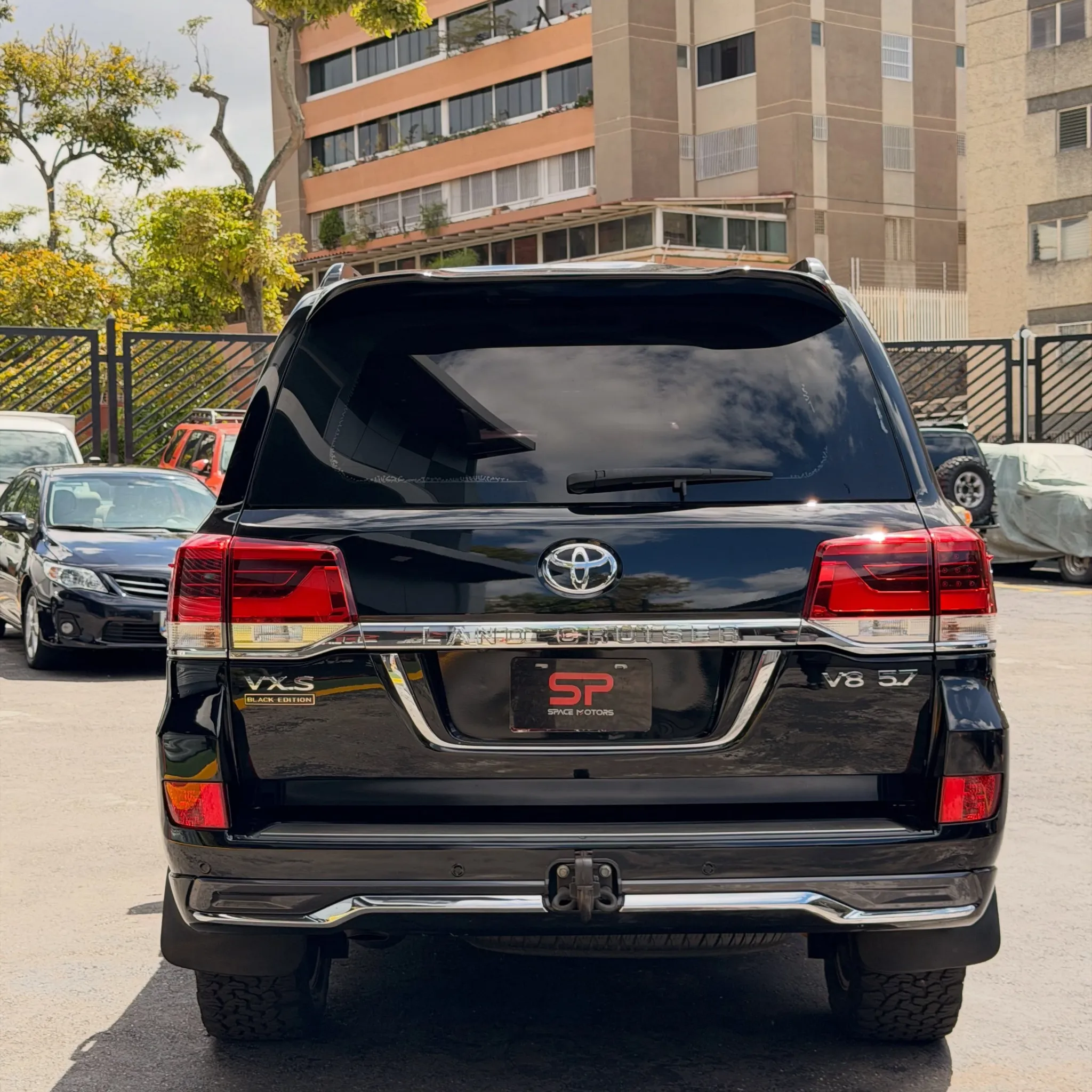 2017 Toyota Land Cruiser 200 Black Edition — photo 7