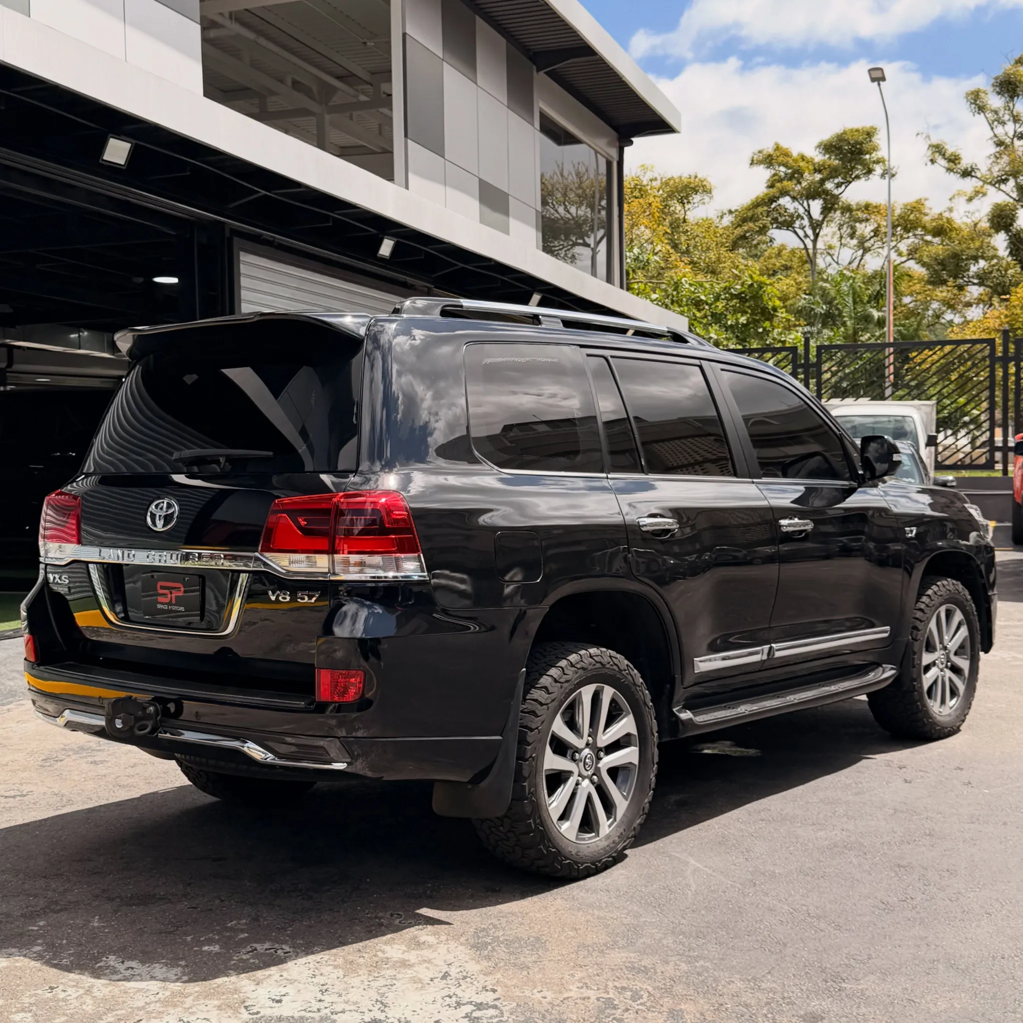 2017 Toyota Land Cruiser 200 Black Edition — photo 8