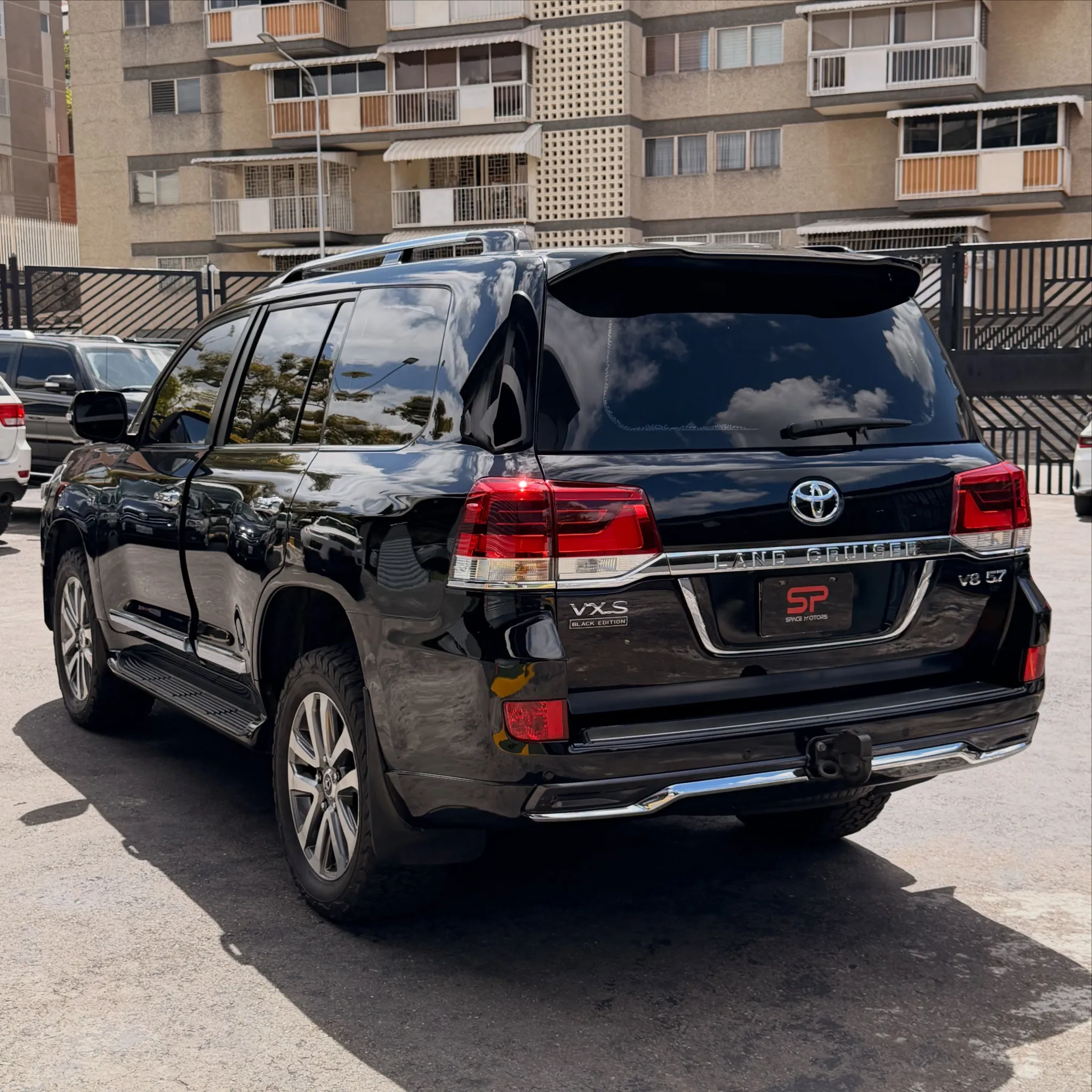 2017 Toyota Land Cruiser 200 Black Edition — photo 9