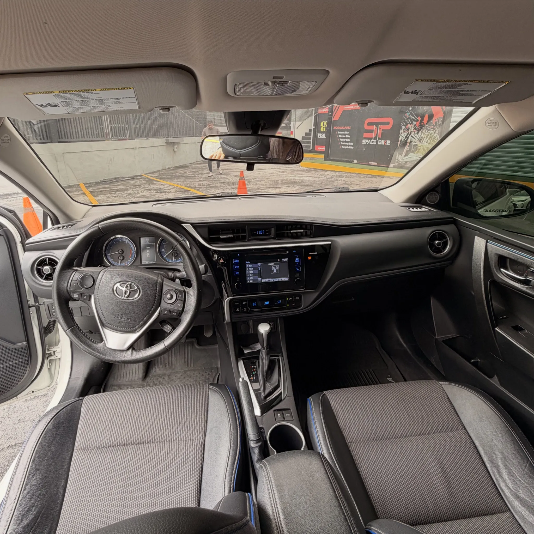 2017 Toyota Corolla SE — foto 3