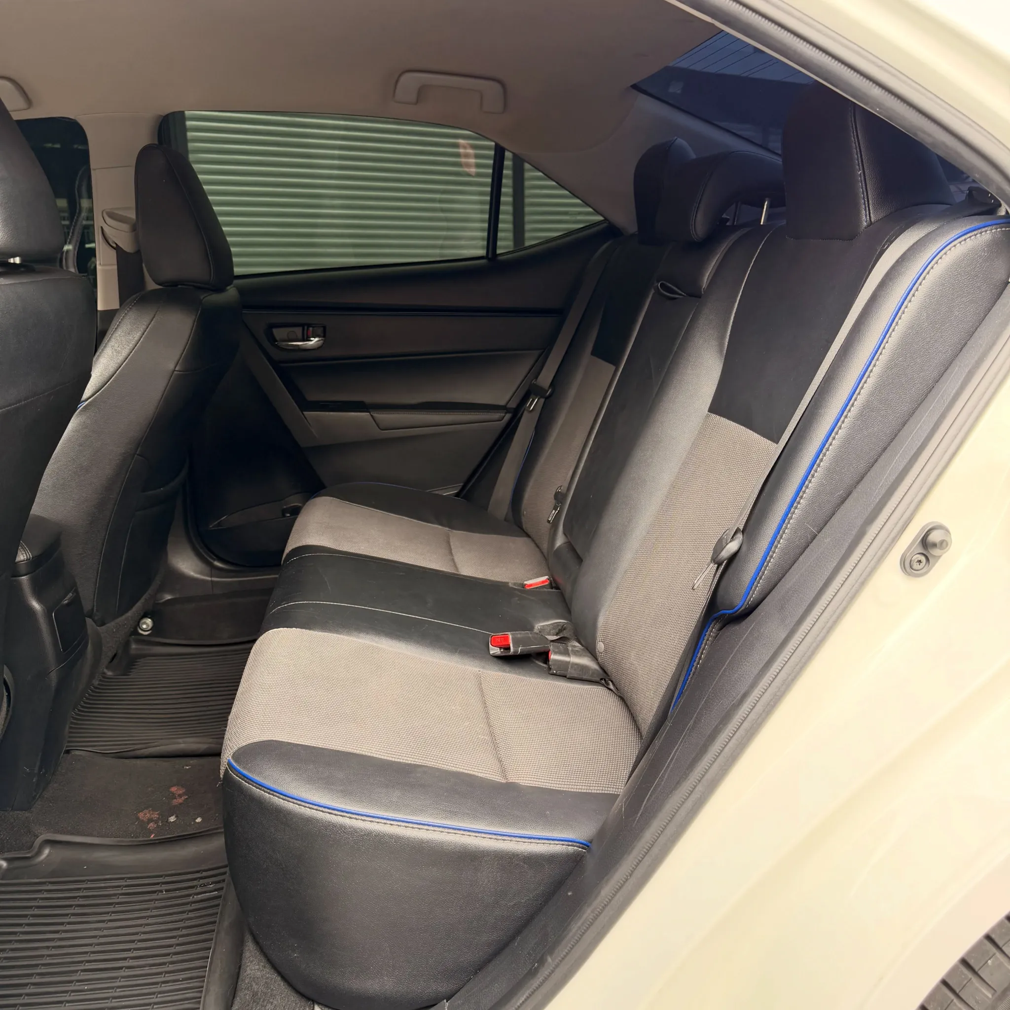 2017 Toyota Corolla SE — foto 5