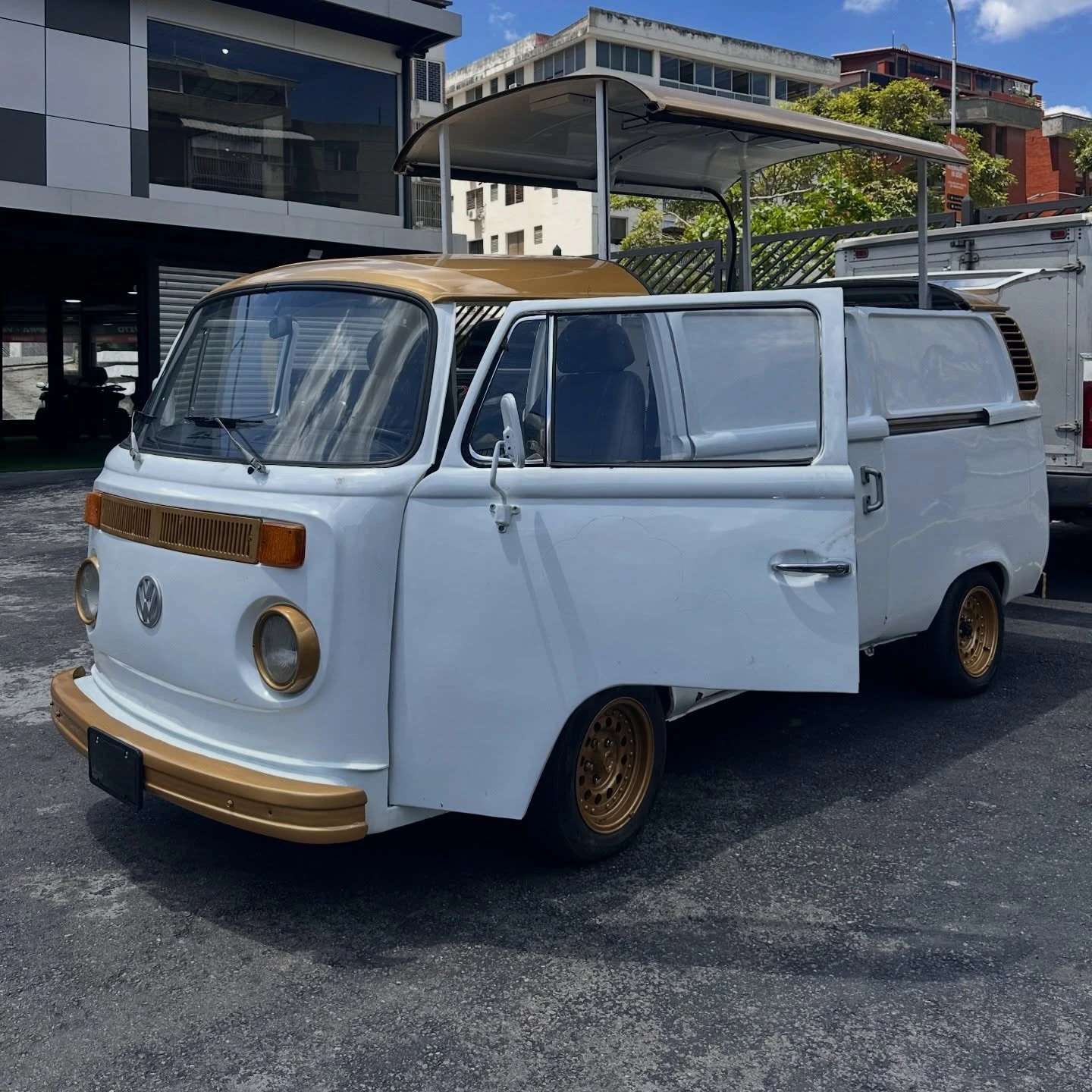 1976 Volkswagen maxi taxi — foto 2
