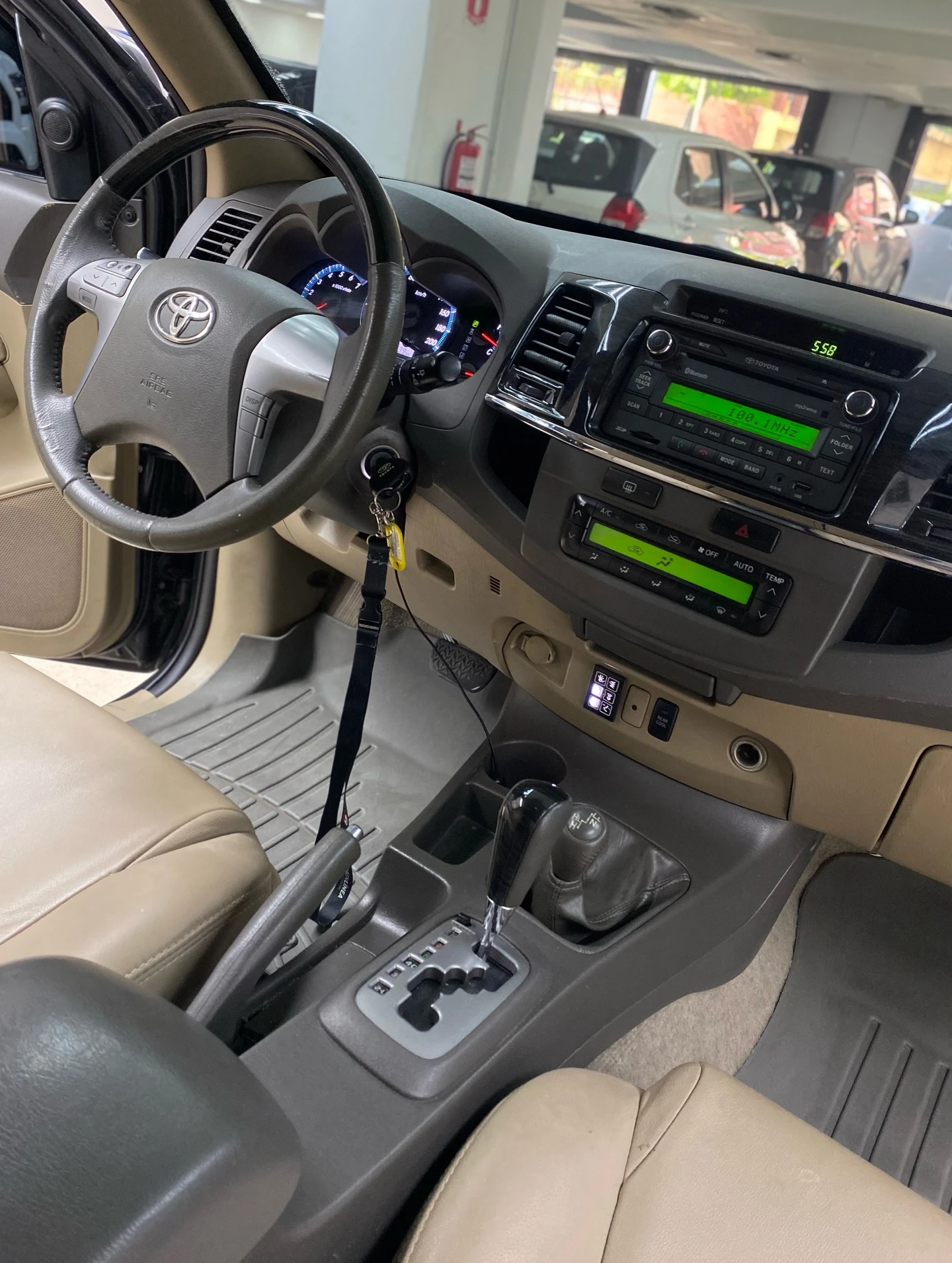 2013 Toyota Fortuner 2013 IMPECABLE — foto 5