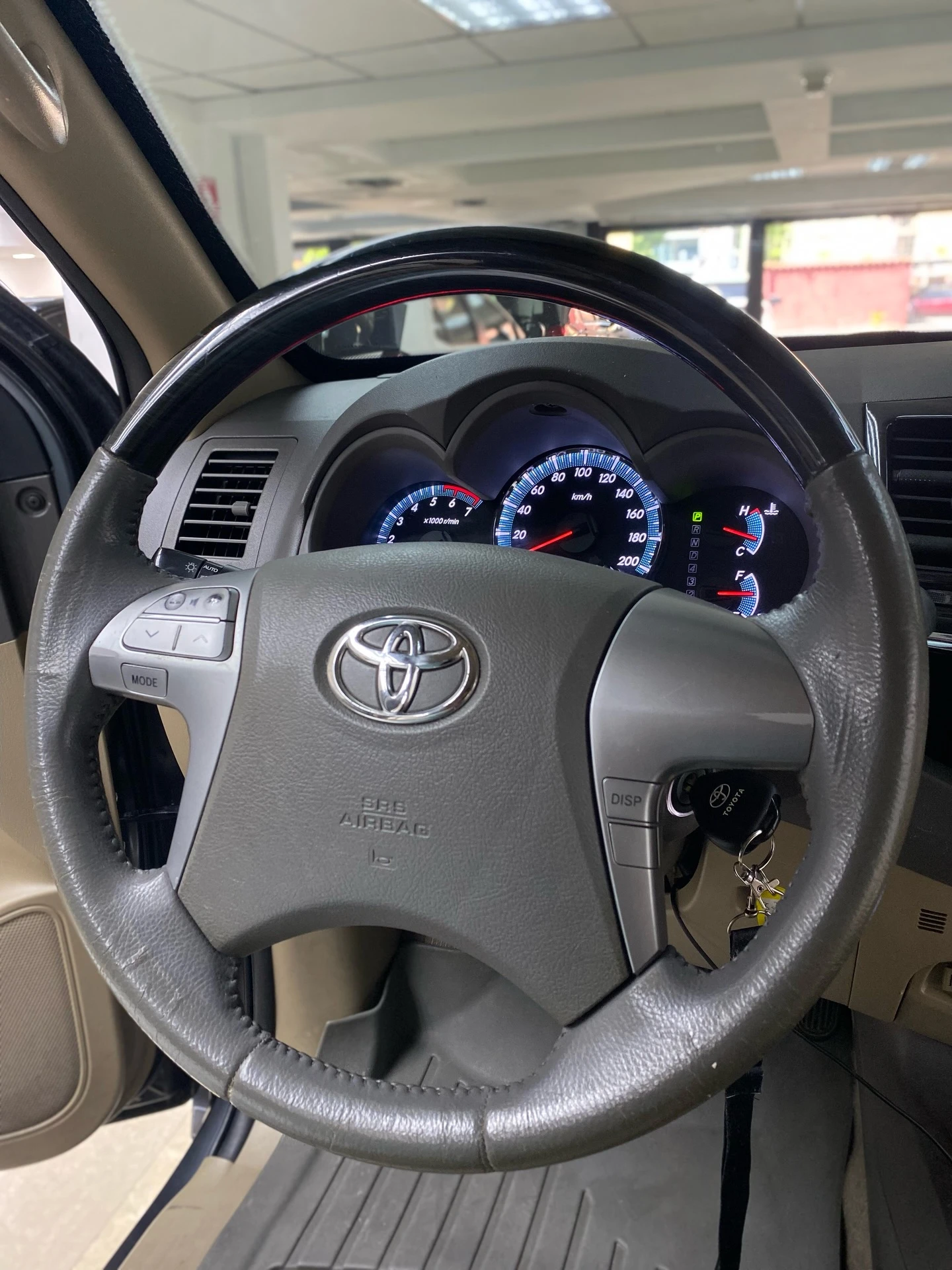 2013 Toyota Fortuner 2013 IMPECABLE — foto 4