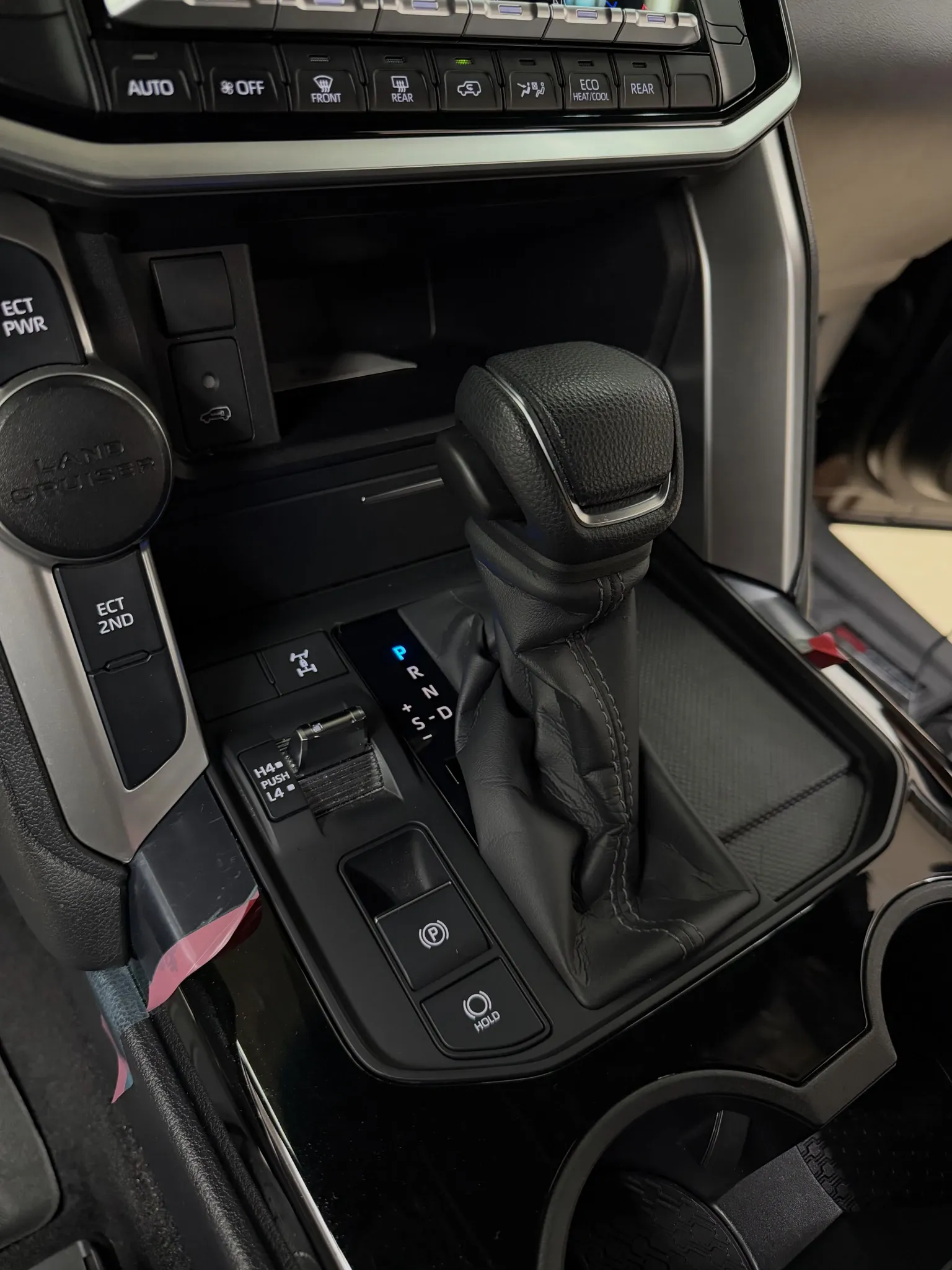 2025 Toyota Land Cruiser GX.R — foto 8
