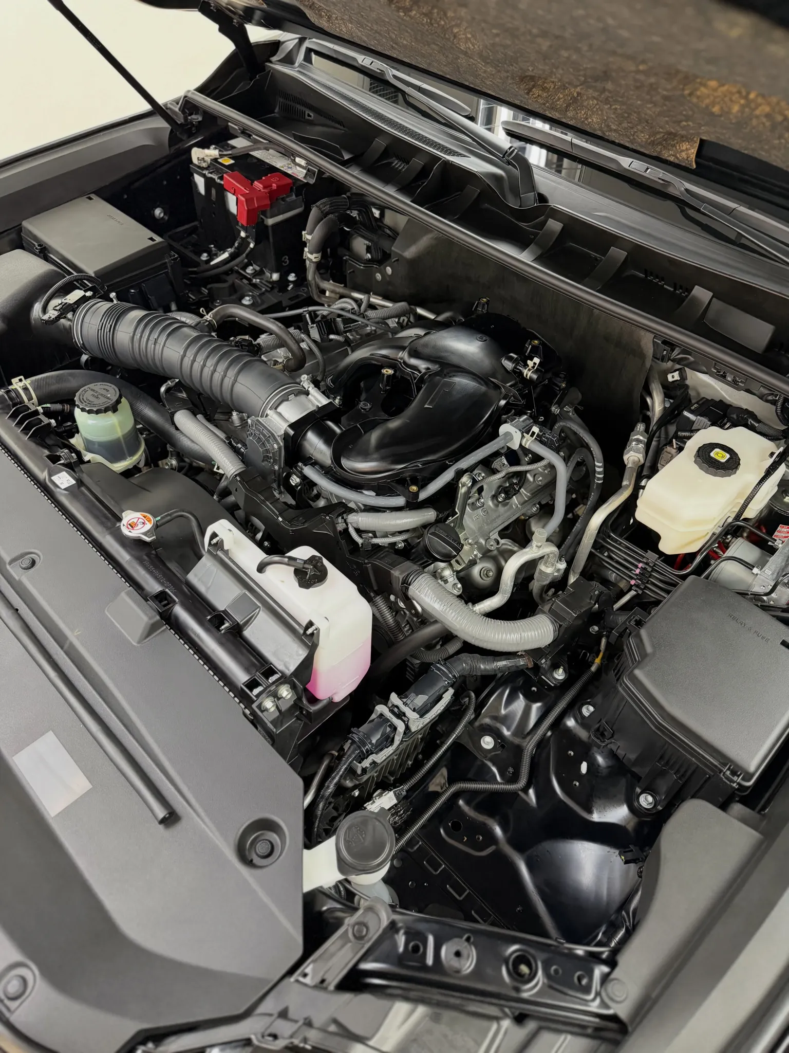 2025 Toyota Land Cruiser GX.R — foto 13