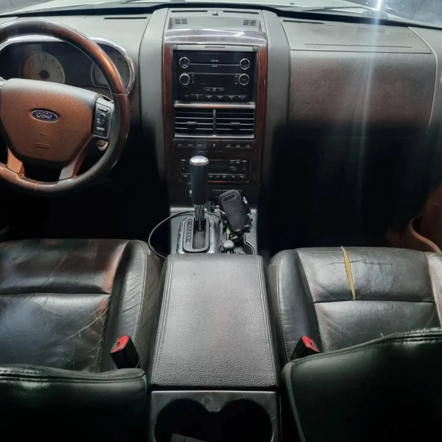 2011 Ford Explorer Eddie Bauer 2011 — photo 6