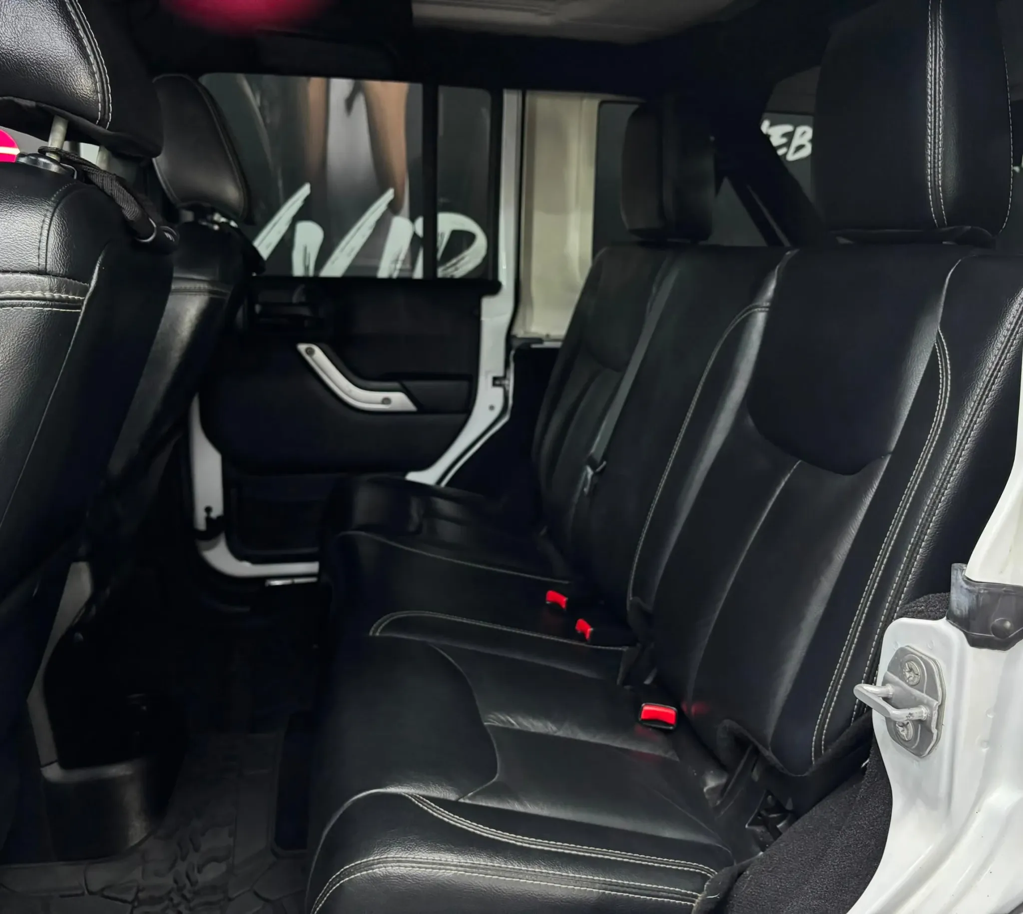 2015 Jeep Wrangler Rubicon Unlimited — photo 11