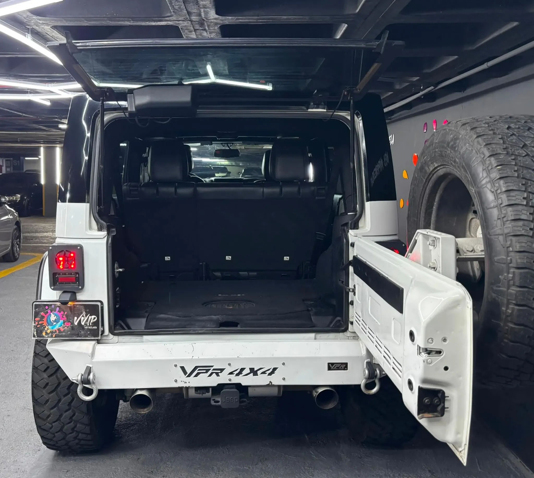 2015 Jeep Wrangler Rubicon Unlimited — photo 12