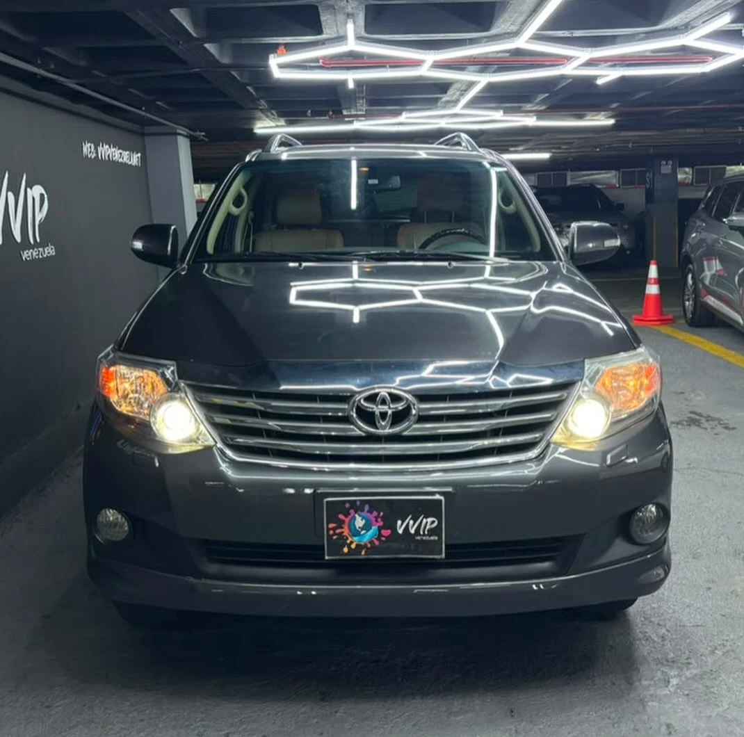2015 Toyota Fortuner 2015 — photo 2