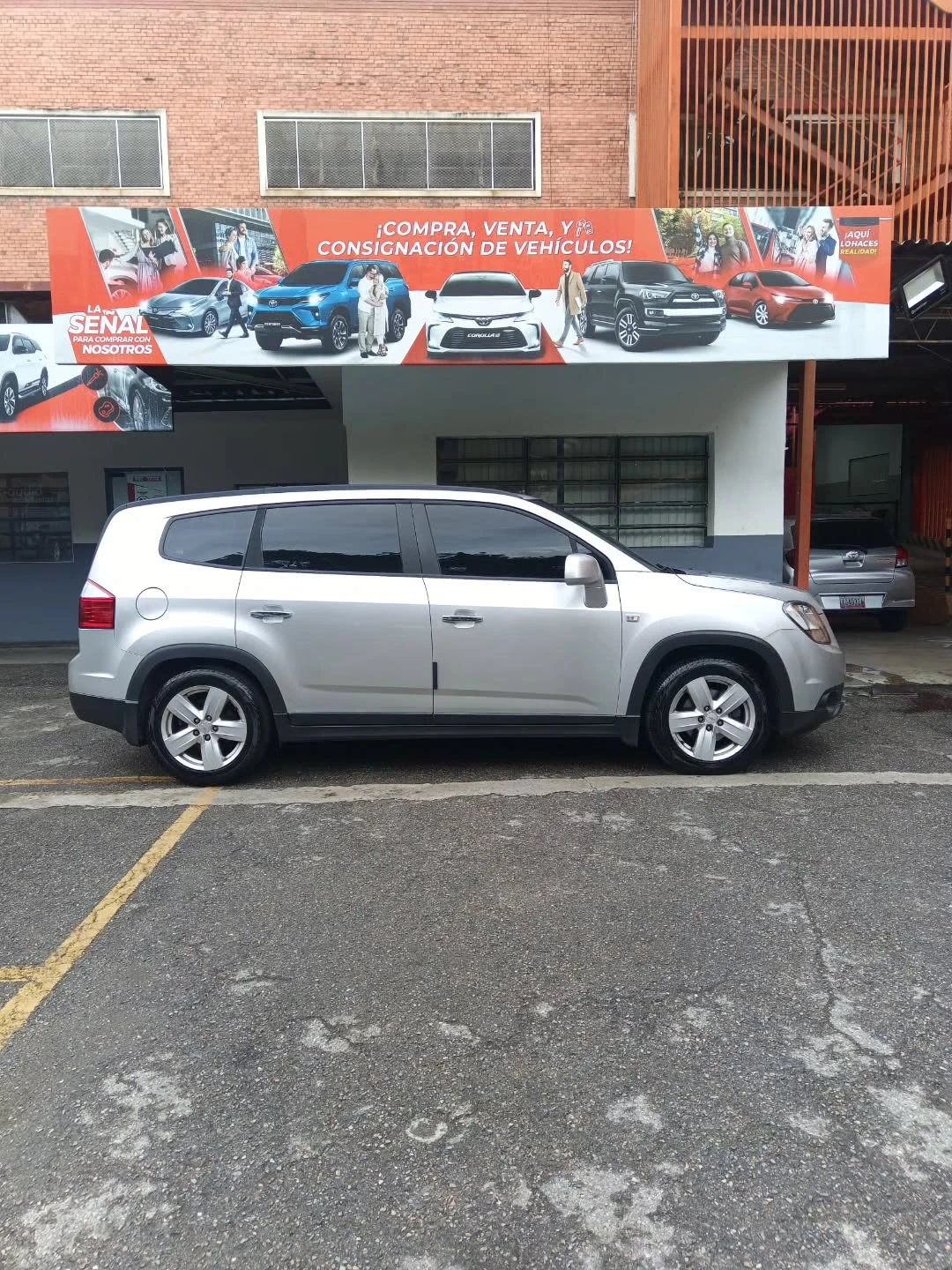 2013 Chevrolet Orlando LT — photo 2